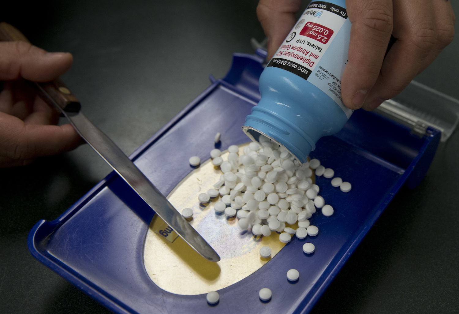 Senators push Trump administration move on high drug prices