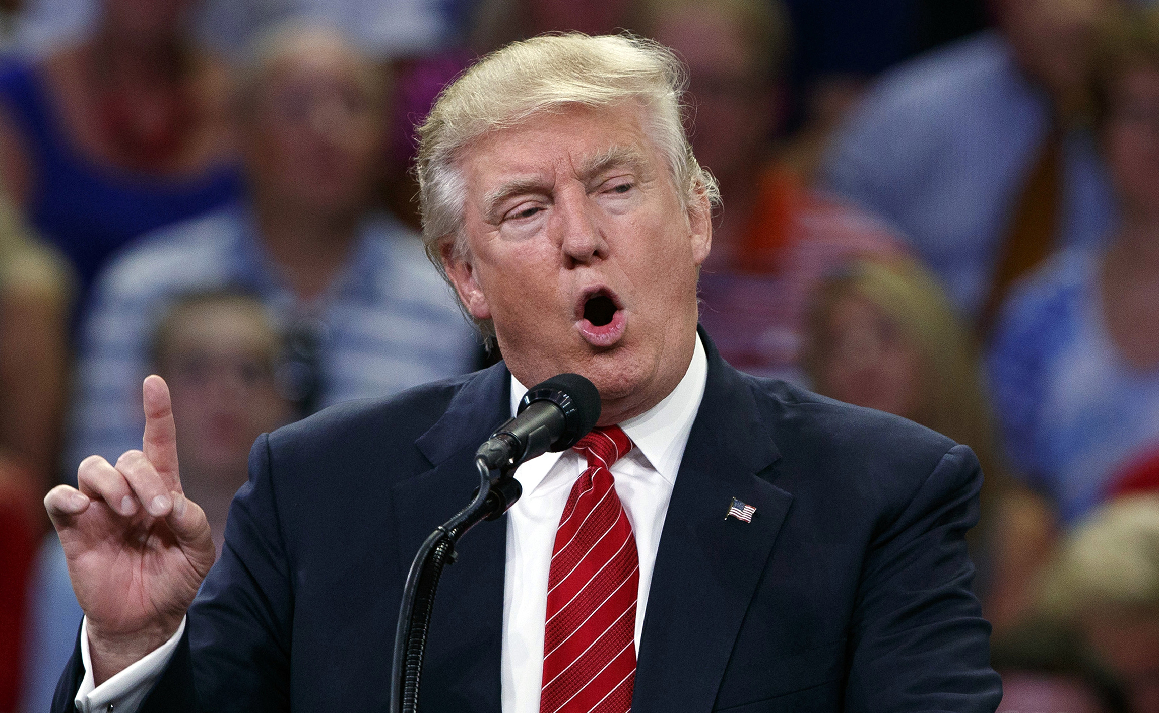 Trump hammers Clinton for failing to disavow Omar Mateen’s father