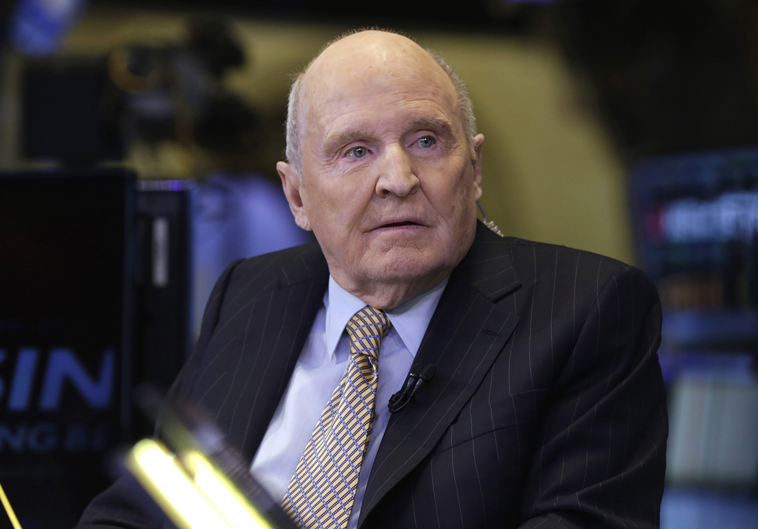 Jack Welch cites taxes, regs as reason to back Trump