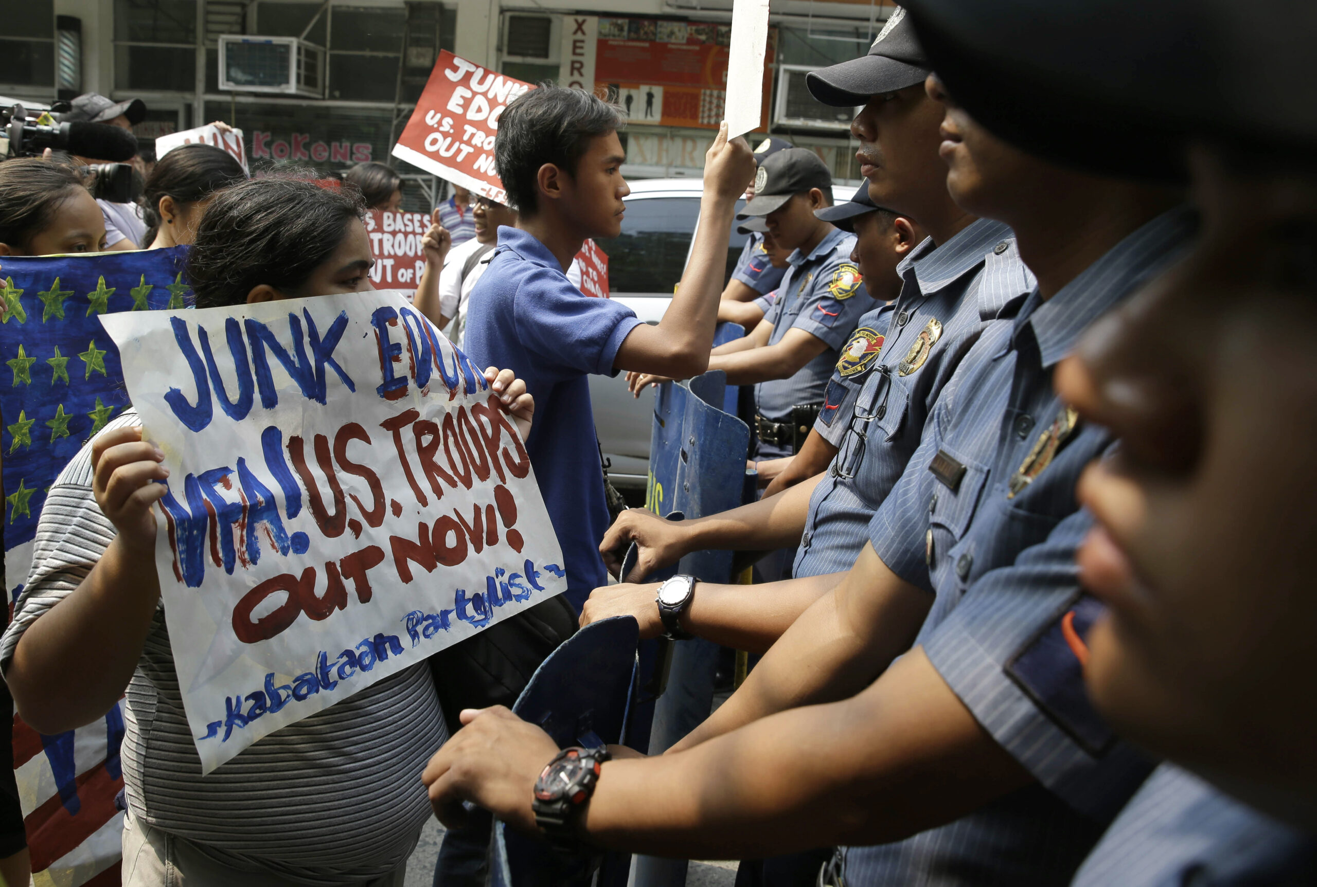 Philippines insists US military accord is legal