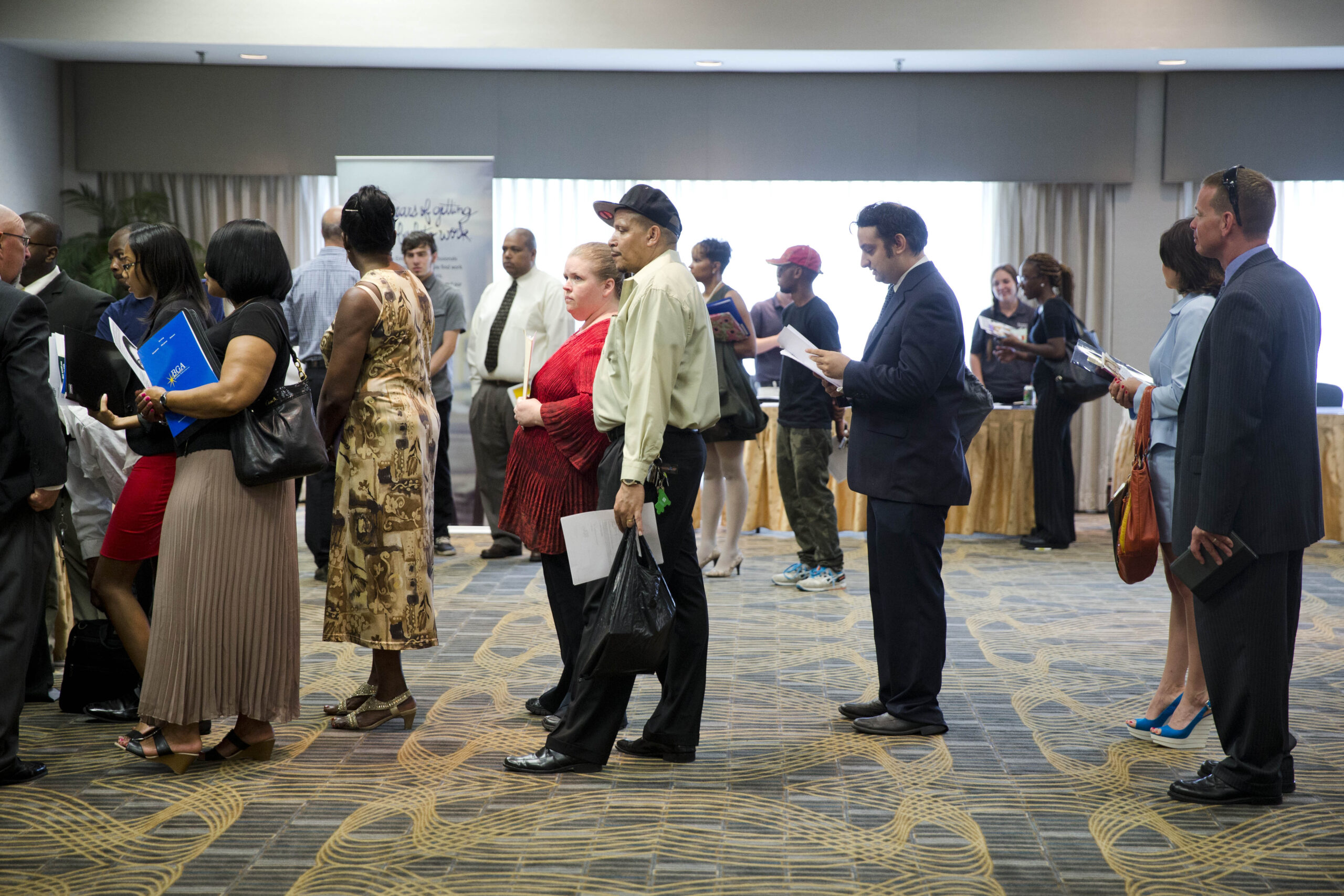 Applications for US unemployment aid fall to 298K