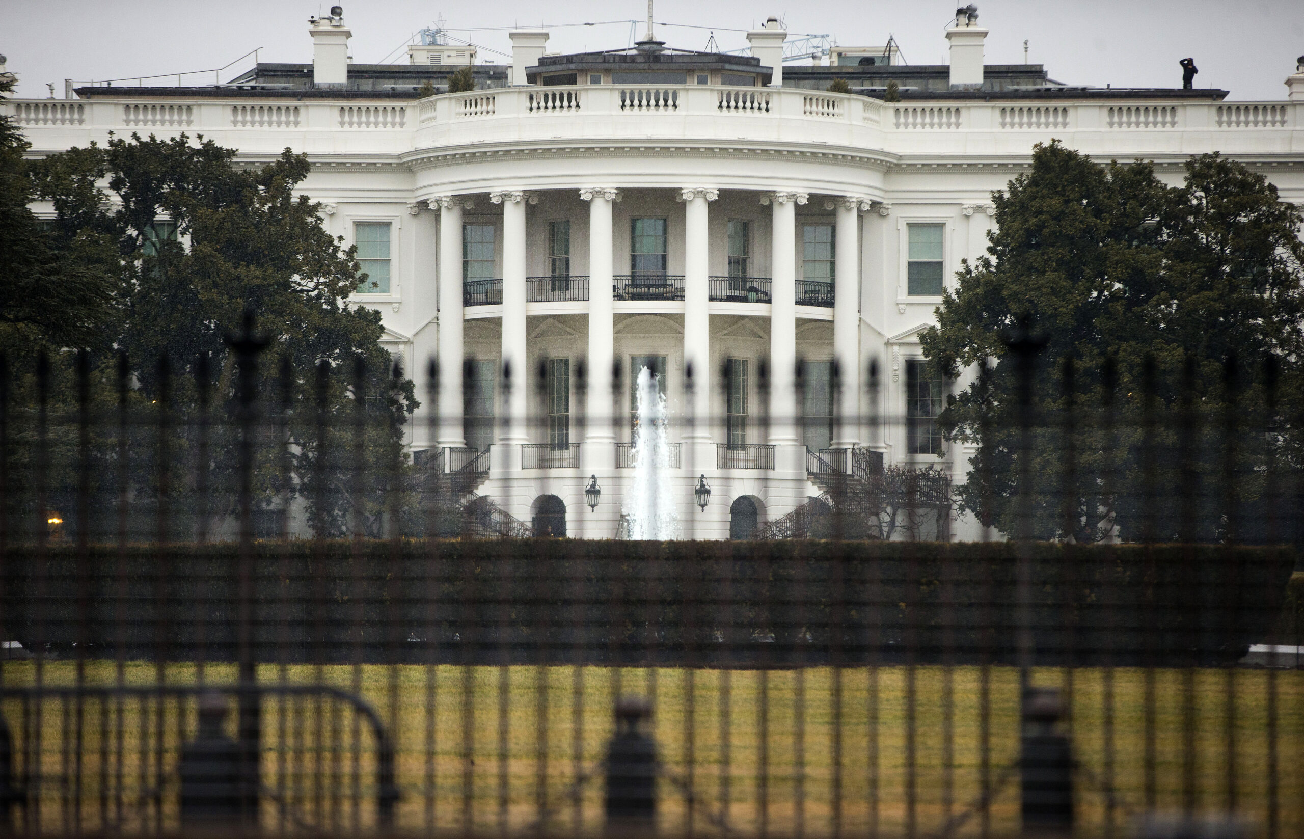 White House fence jumper in custody