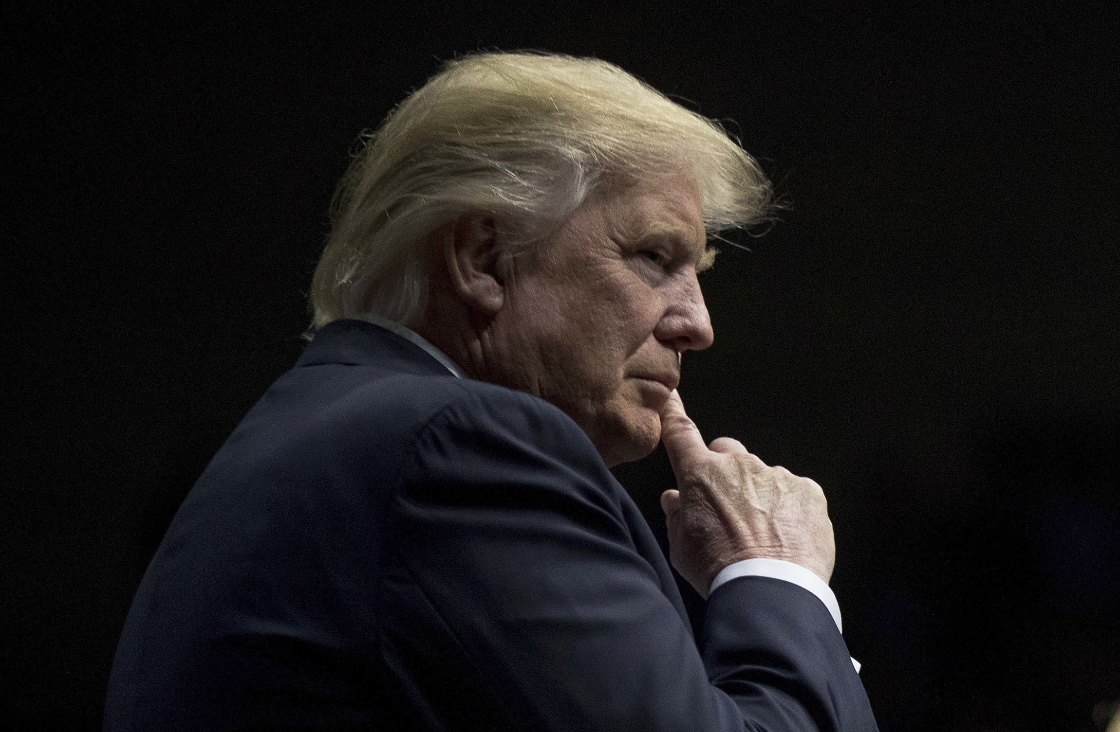 With early supporters, Trump faces loyalty test