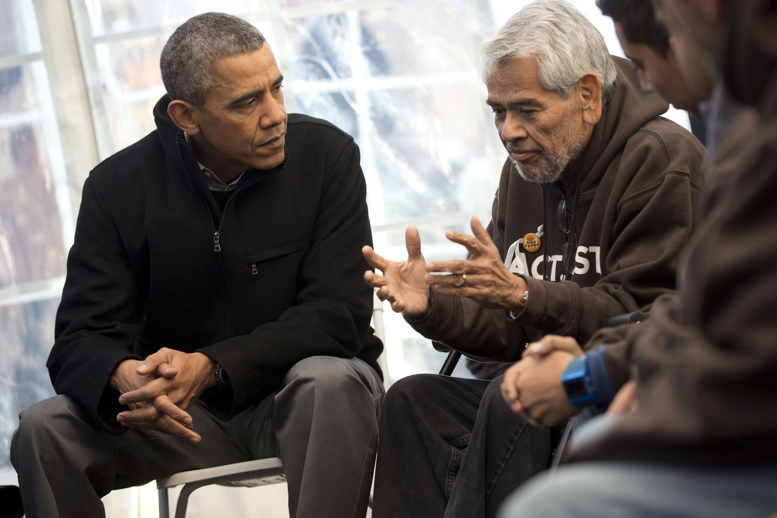 Obama visits activists fasting for immigration