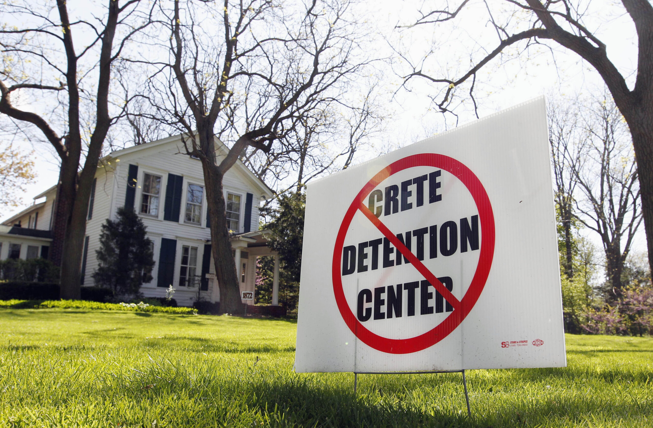 Chicago suburb rejects immigrant detention center