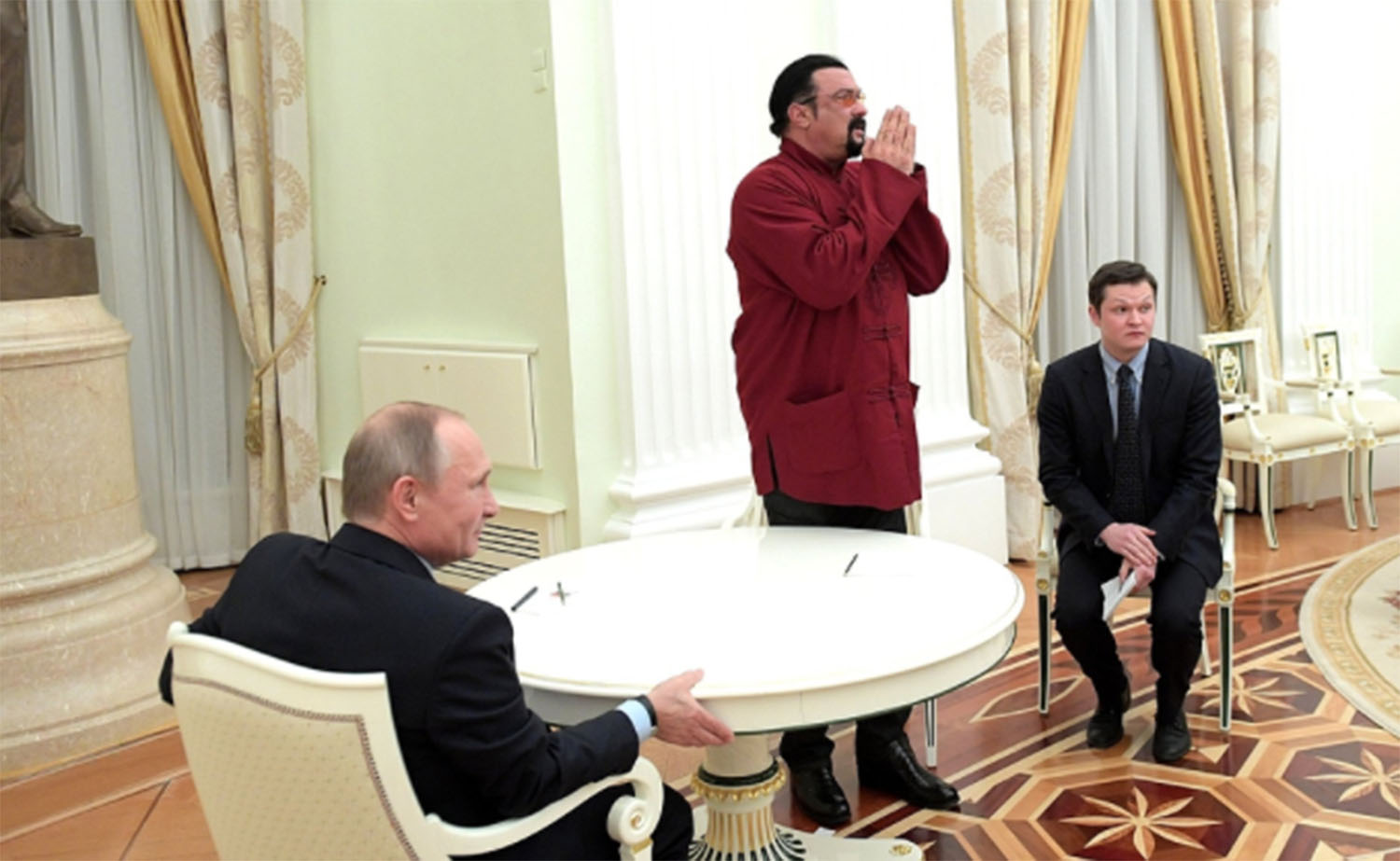 Steven Seagal, martial arts actor and arms spokesman, goes full-on Russian