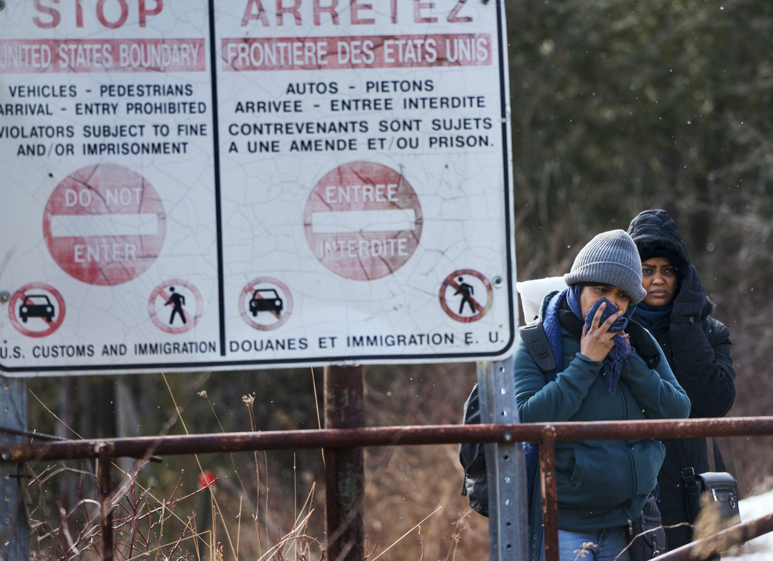 Woman caught smuggling nine Africans into Canada from U.S.