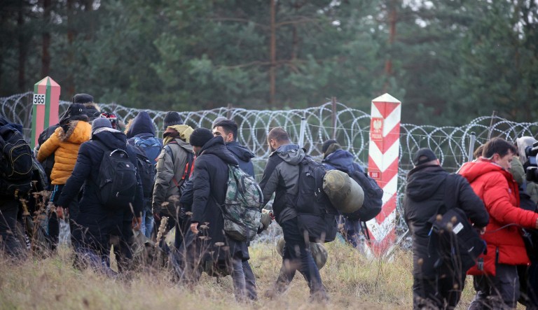 NATO condemns Belarus for manufacturing migrant crisis to target allies