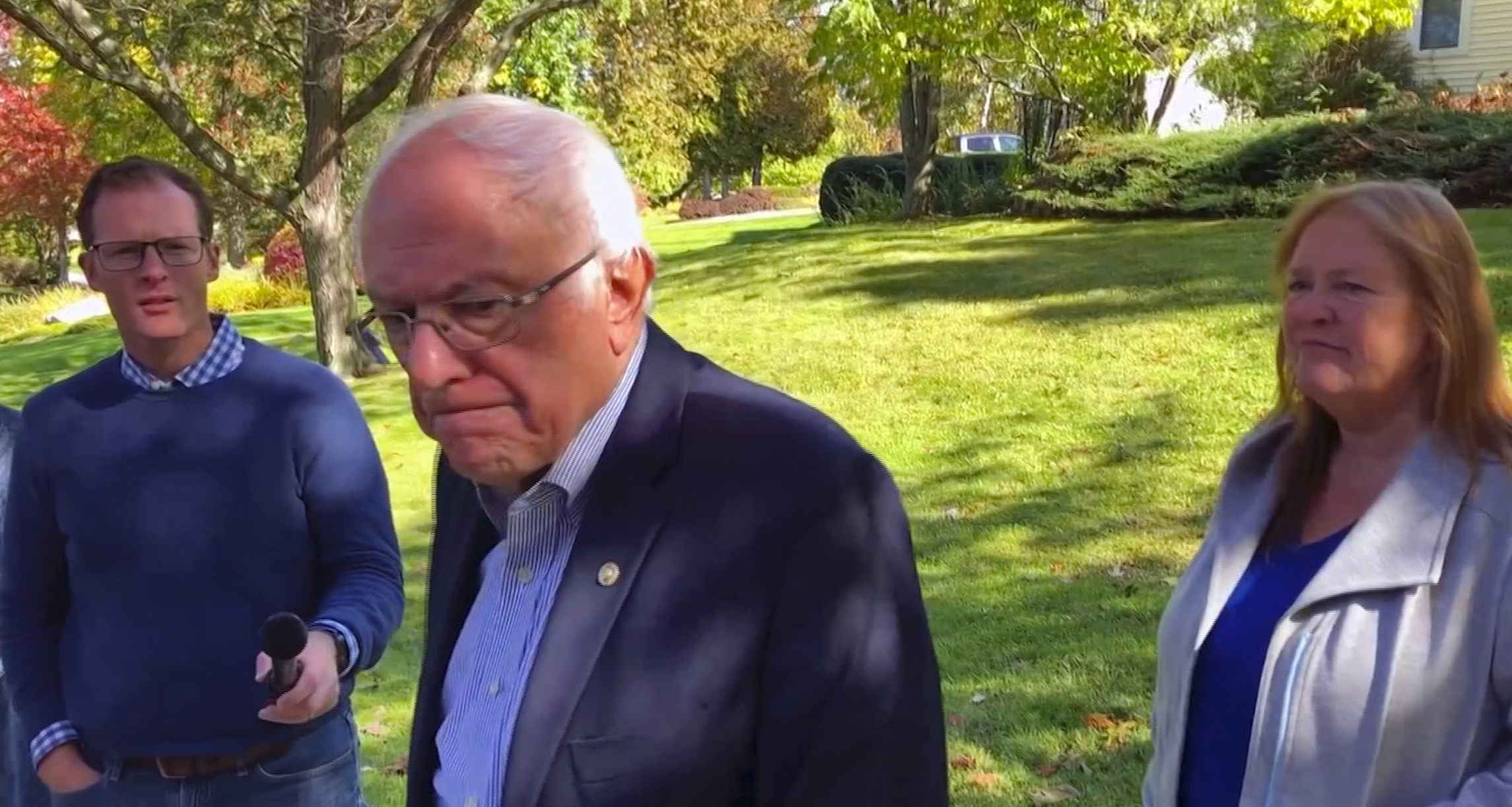 Bernie Sanders stages baseball session to show recovery from heart attack