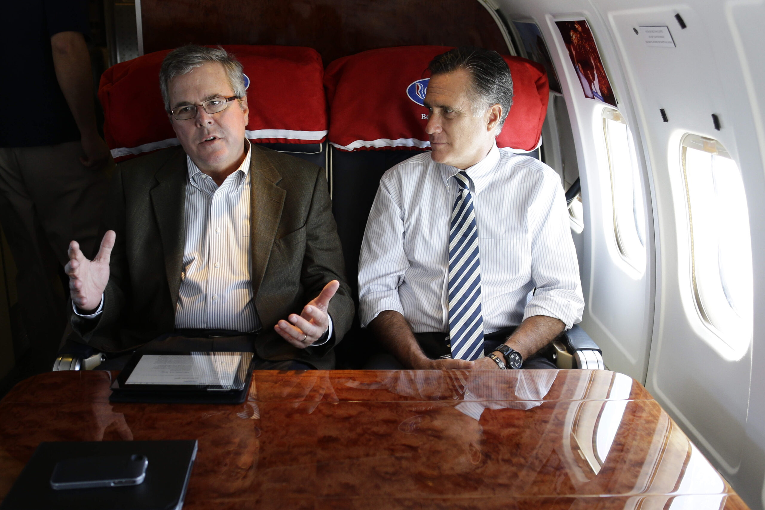 Jeb Bush and Mitt Romney to meet to discuss 2016