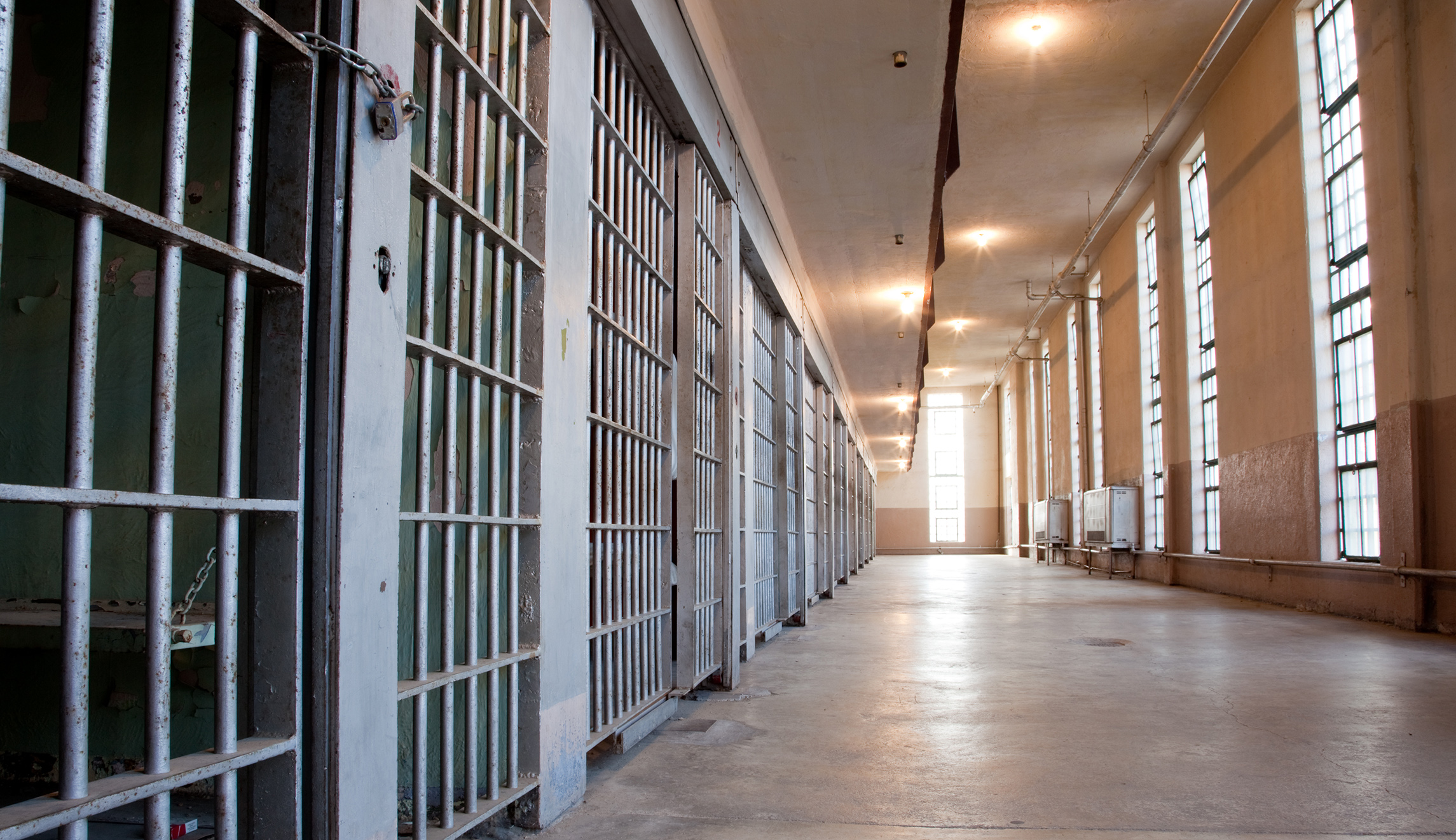 Florida clears out prisons in preparation for Hurricane Irma