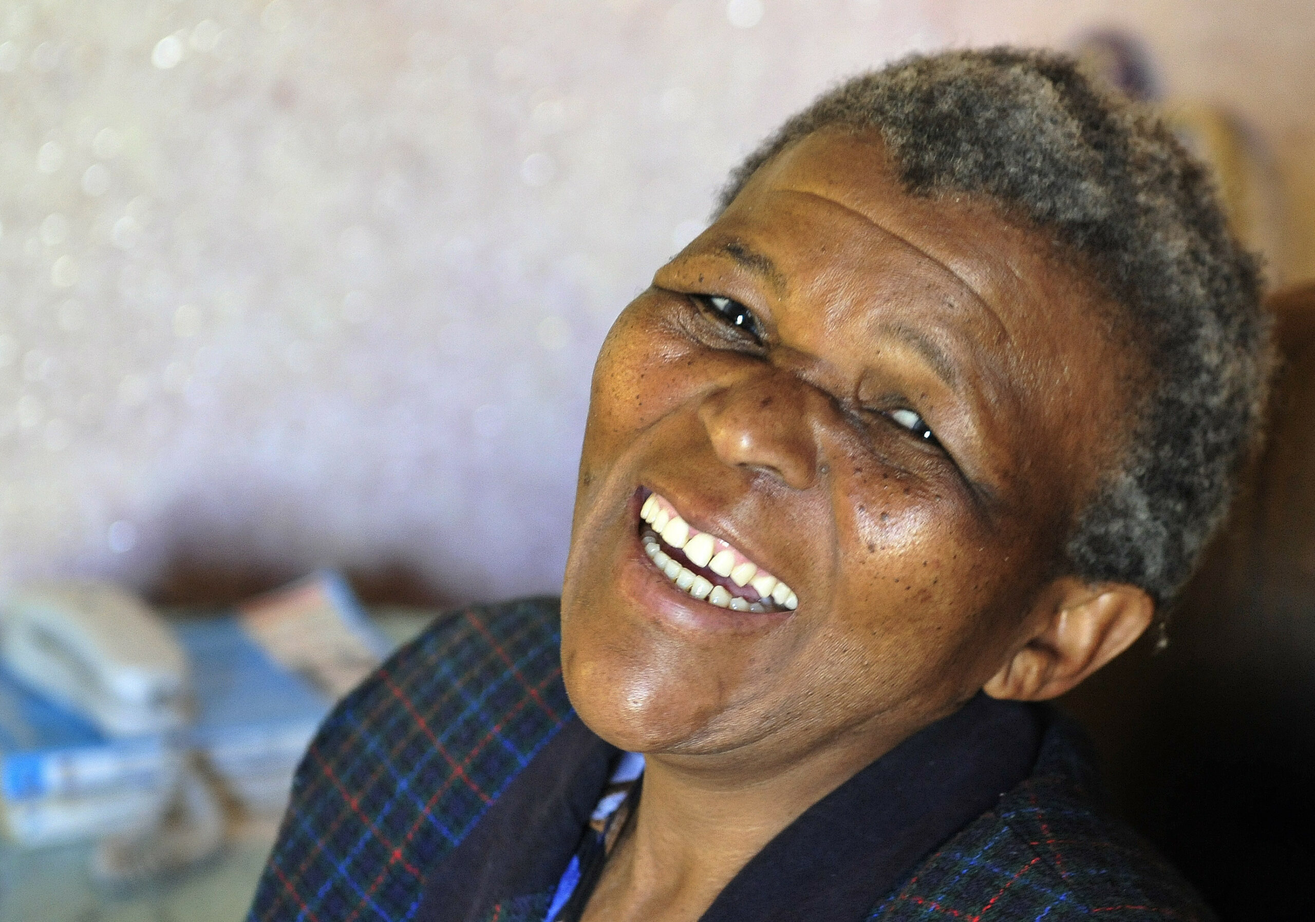 Lawyer: 2 women alleged to be Mandela’s daughters