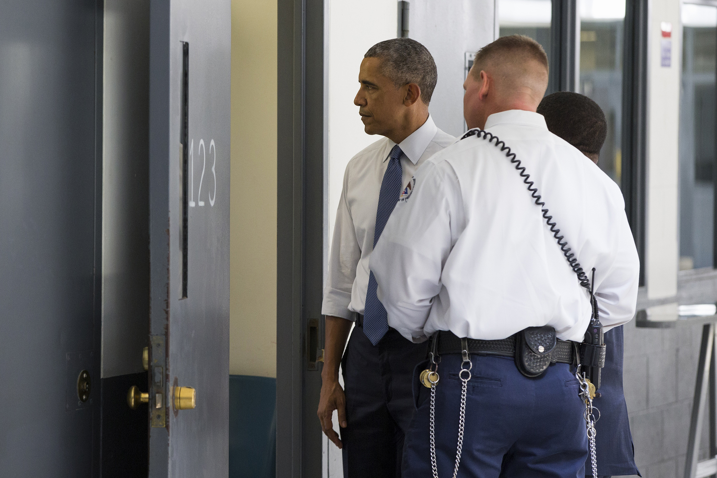 Obama commutes sentences of 58 federal prisoners