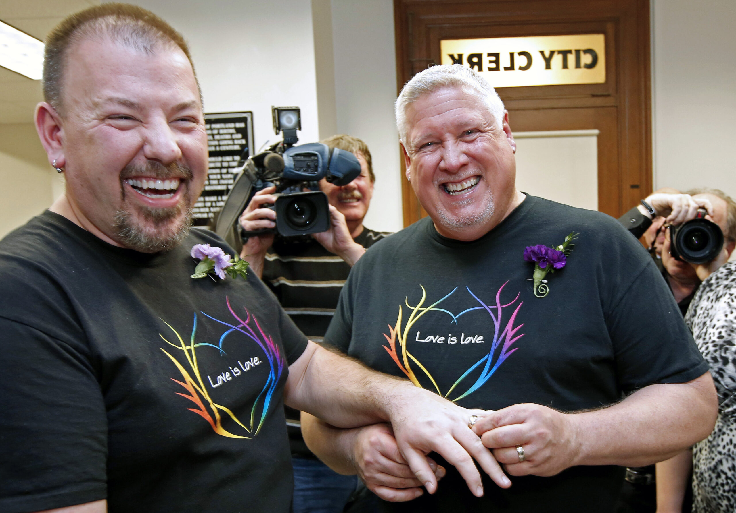 Maine greets gay marriage with midnight weddings