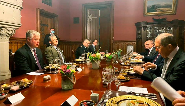 ‘They are not alone’: Pompeo deputy meets Belarus opposition leader