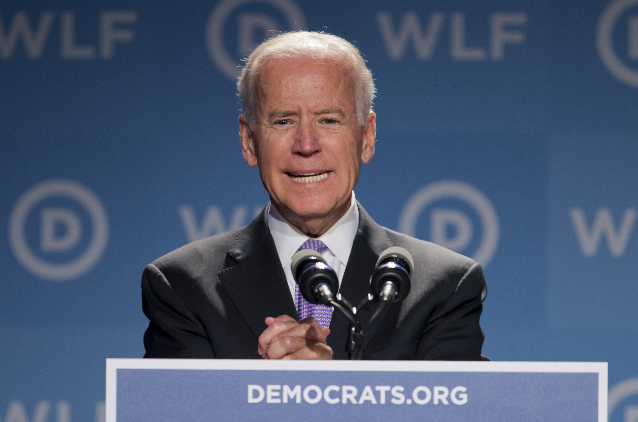 At women’s event, Biden praises ex-senator expelled for sexual harassment