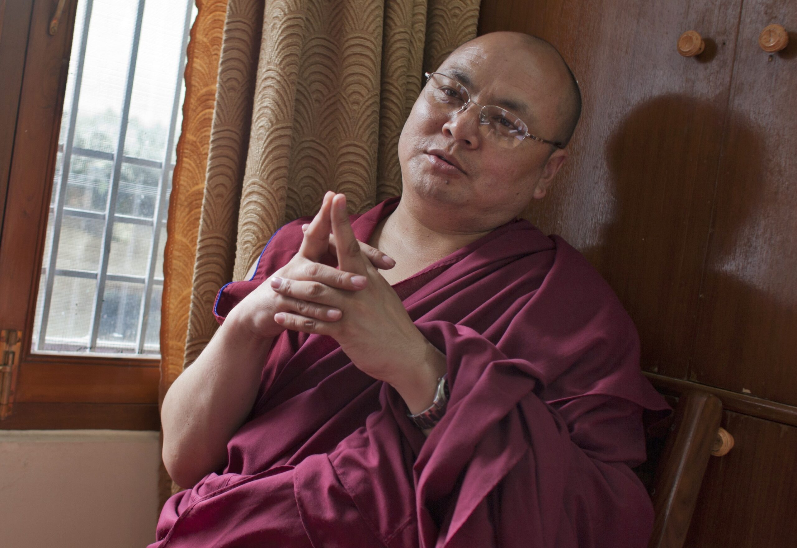 Tibetan monk escapes after criticizing Beijing
