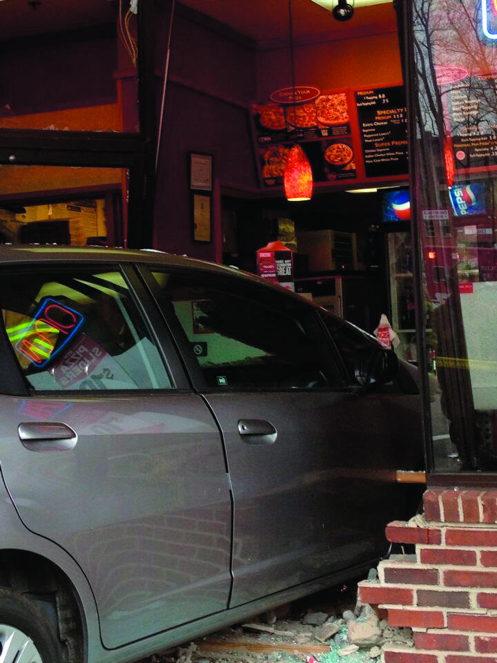 86-year-old woman crashes car into Pizza Hut in Arlington