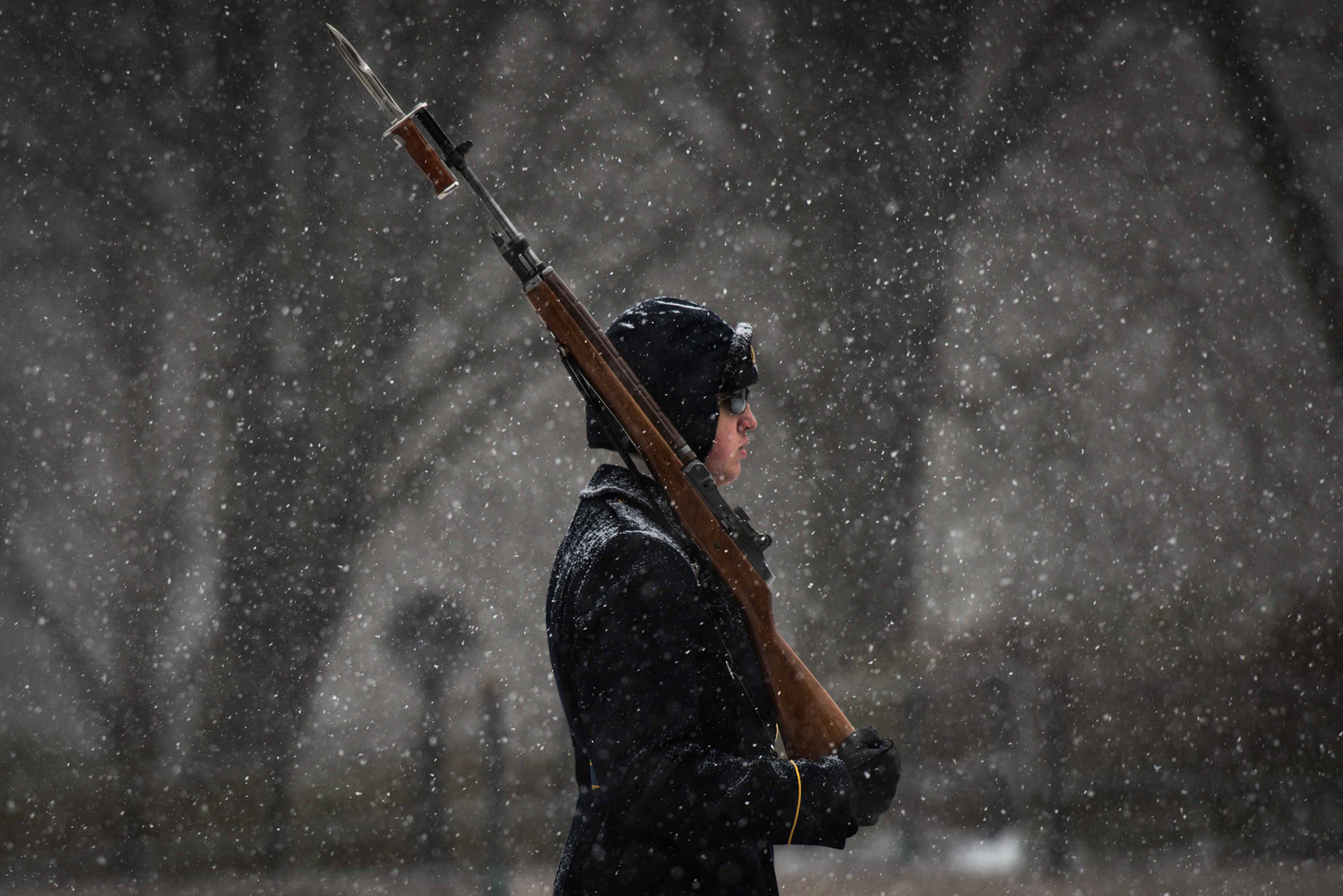 The blizzard won’t stop the military guard at the Tomb of the Unknown (PHOTOS)