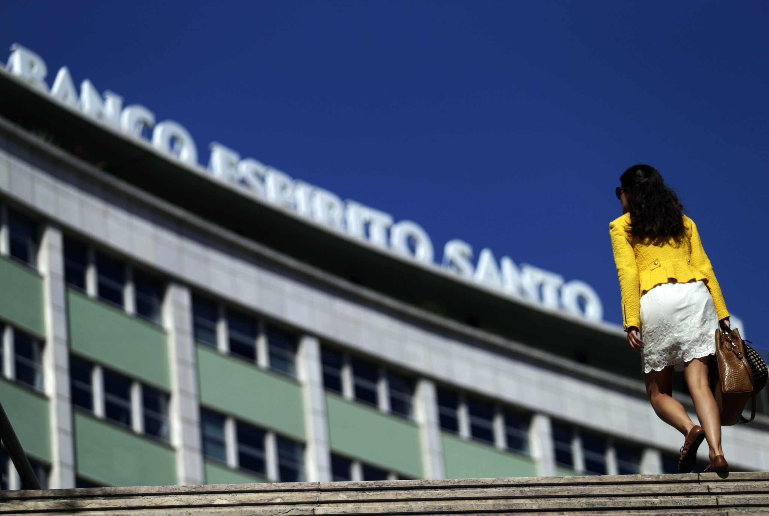 Portugal bank collapse hits French financial group