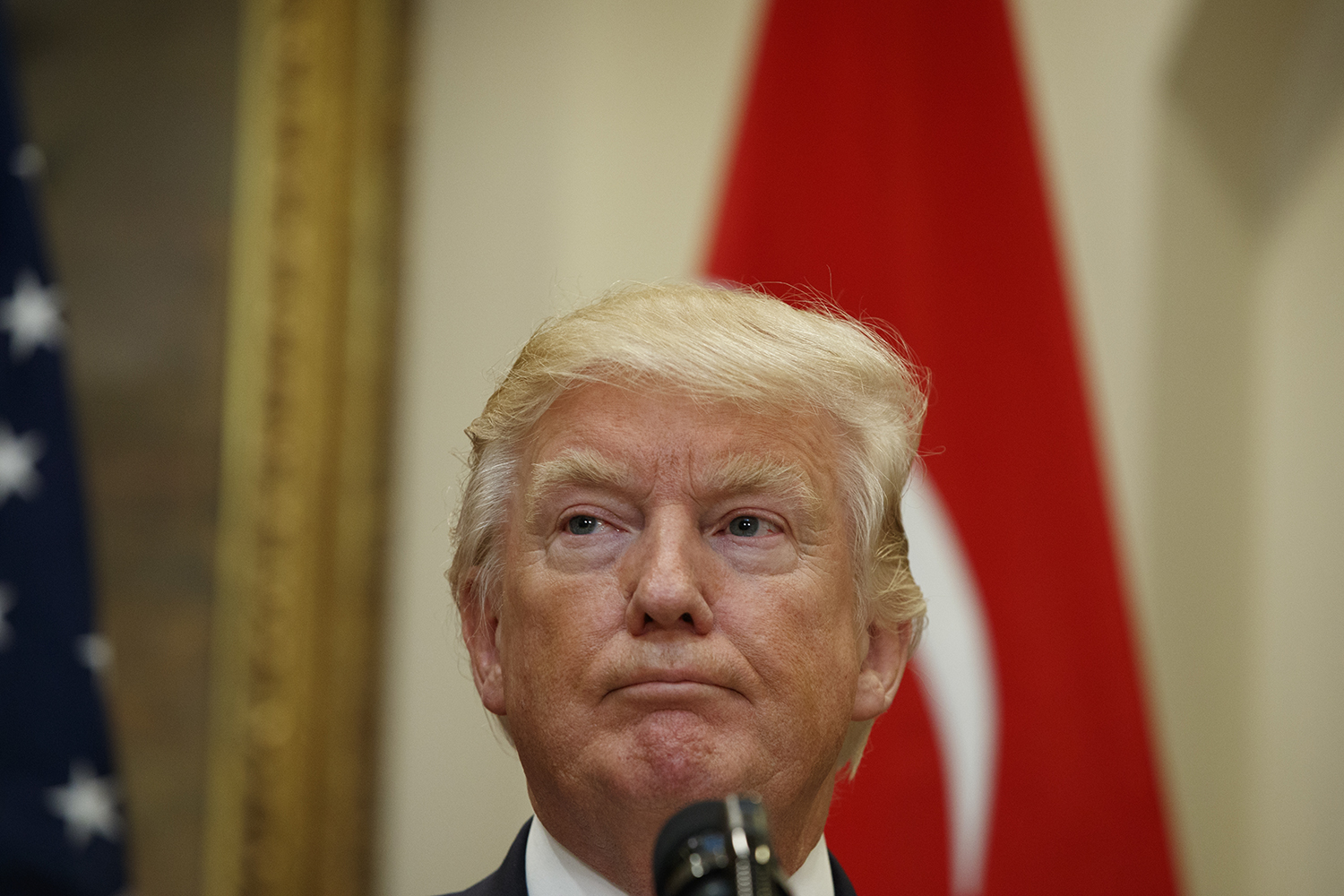 Republicans and the White House should be smarter than claiming Trump was joking when he asked Comey to lay off Flynn