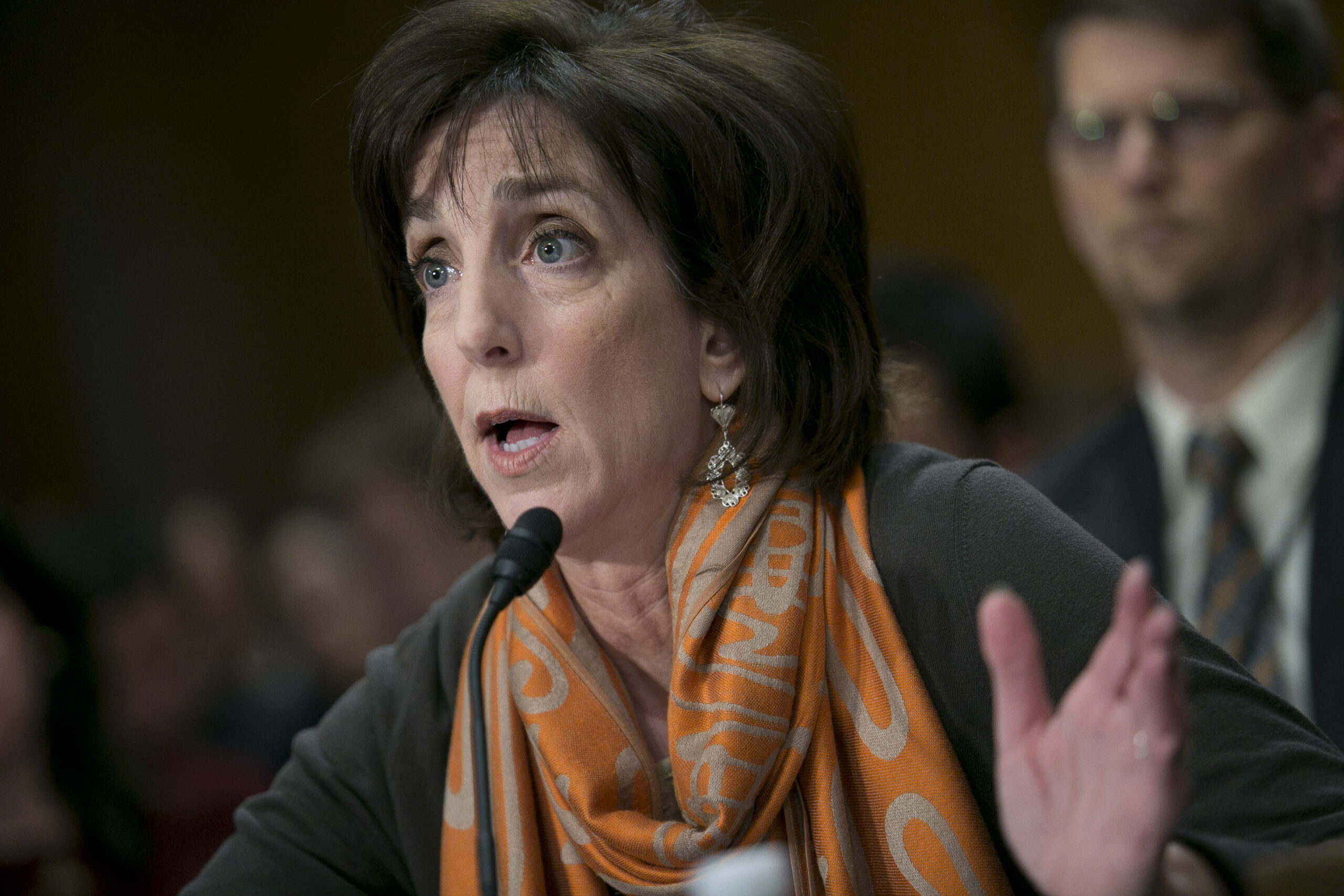 Top U.S. diplomat comes up short on conditions for lifting Cuba embargo