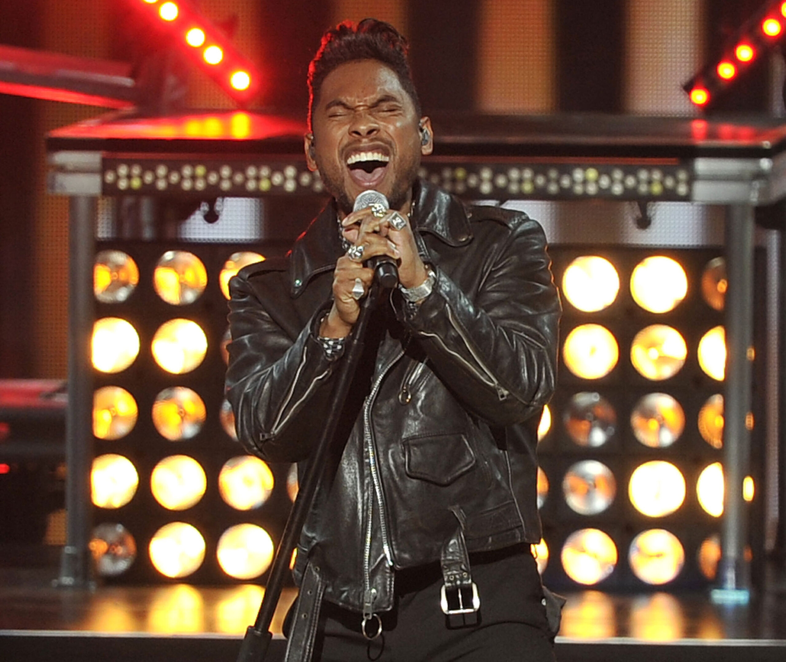 After Grammys diss, Miguel returns with 5 nods