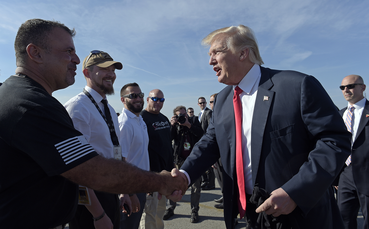 Groups sue Trump White House over visitor logs