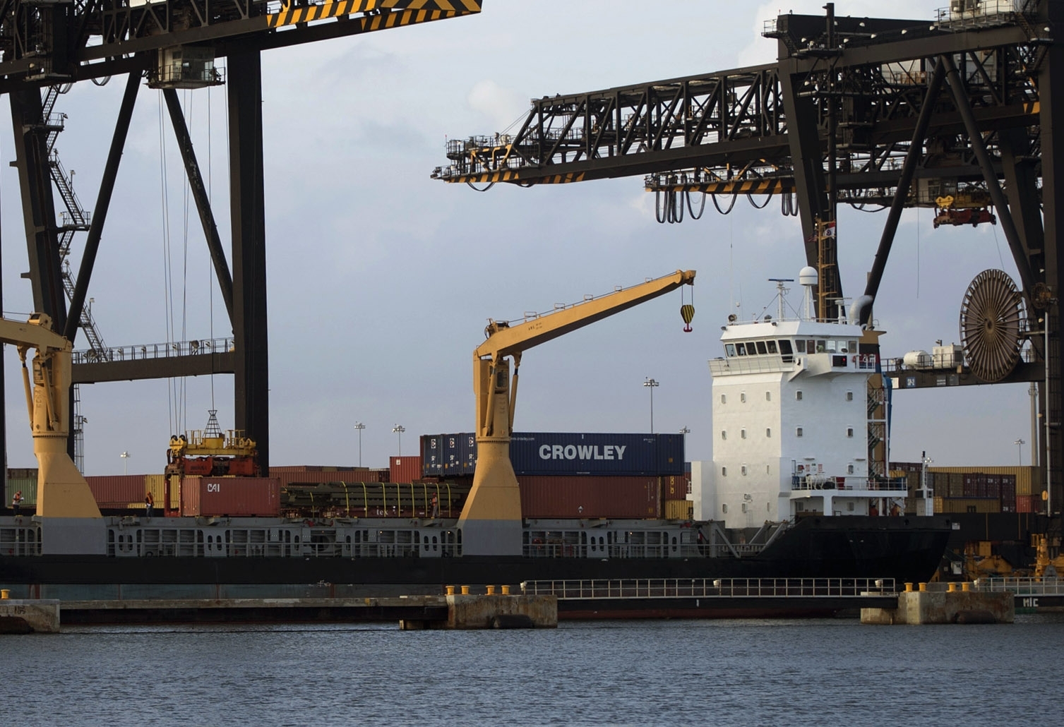US trade deficit widens slightly to $38.8 billion
