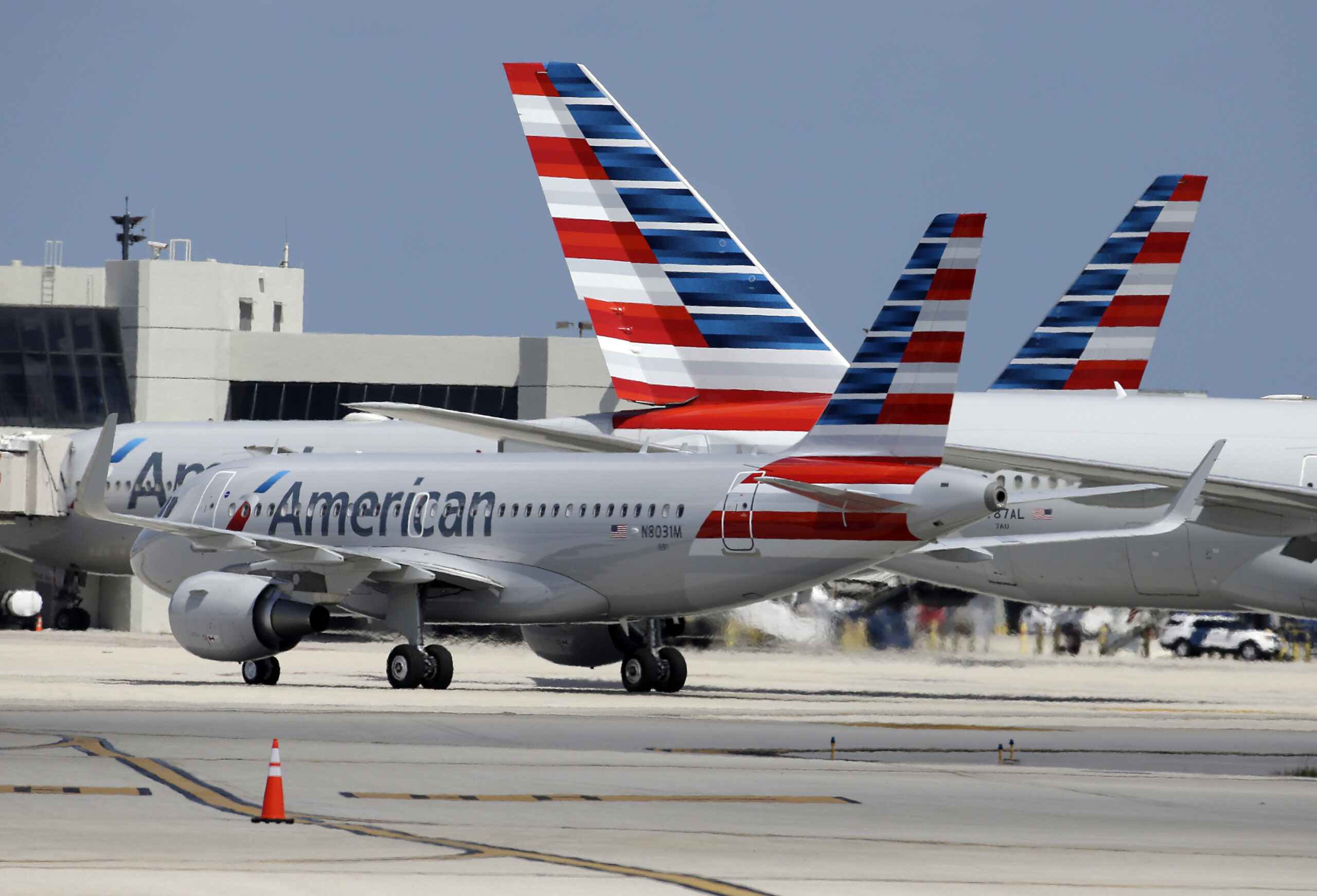 US airlines tout sliding tax rates after GOP-led overhaul buoys bottom lines