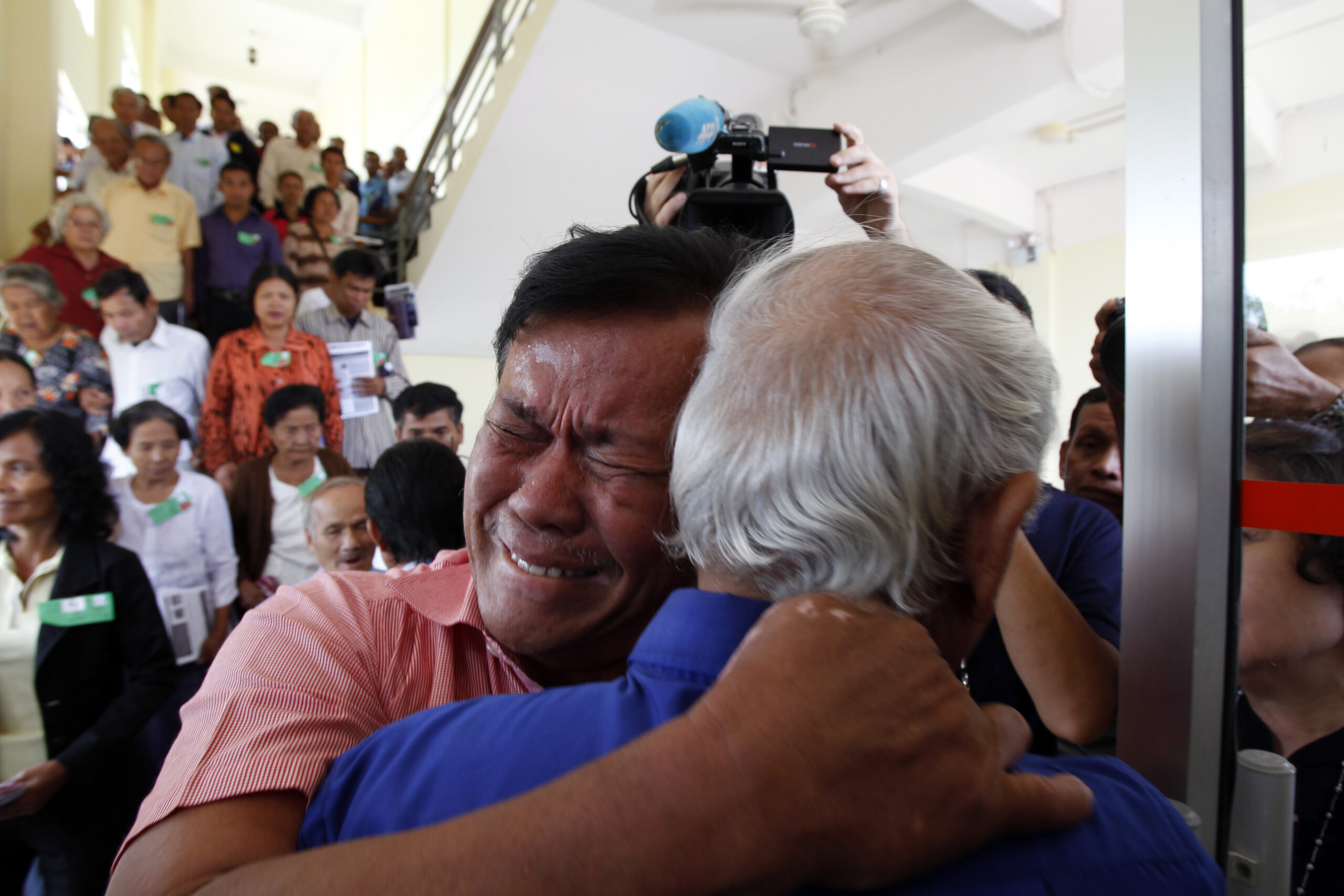 Cambodia tribunal convicts Khmer Rouge leaders