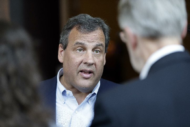 Christie still faces challenges for 2016