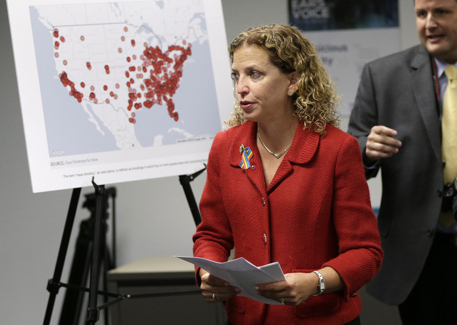 Wasserman Schultz trolls GOP leaders by offering help