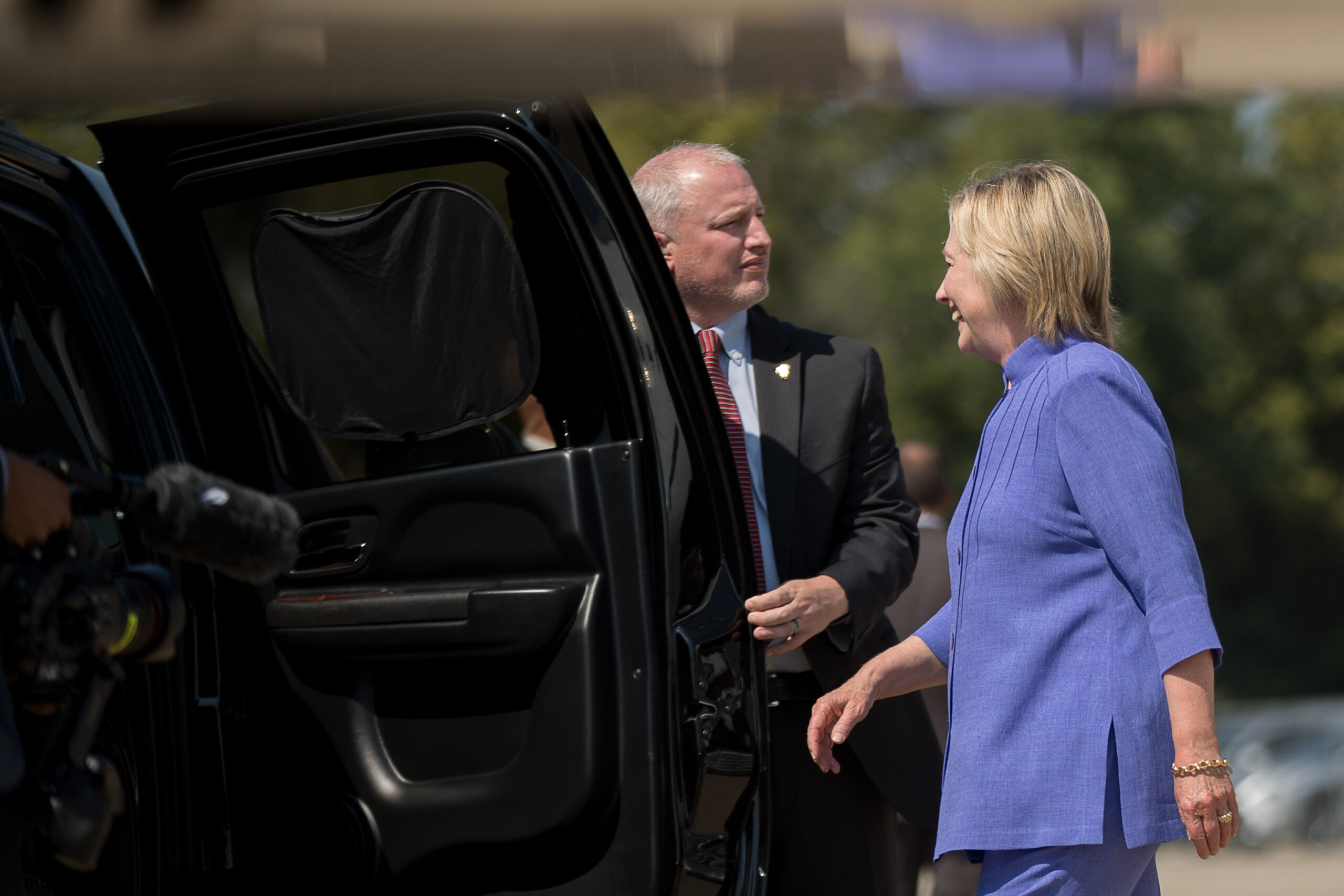 Clinton camp downplays FBI release of interview notes