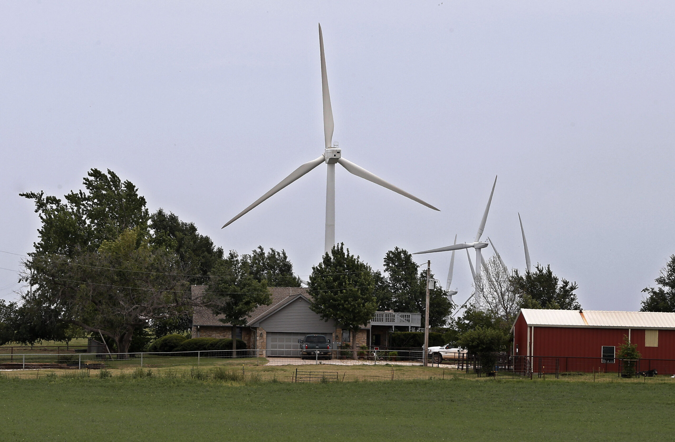 A decade after welcoming wind, states reconsider