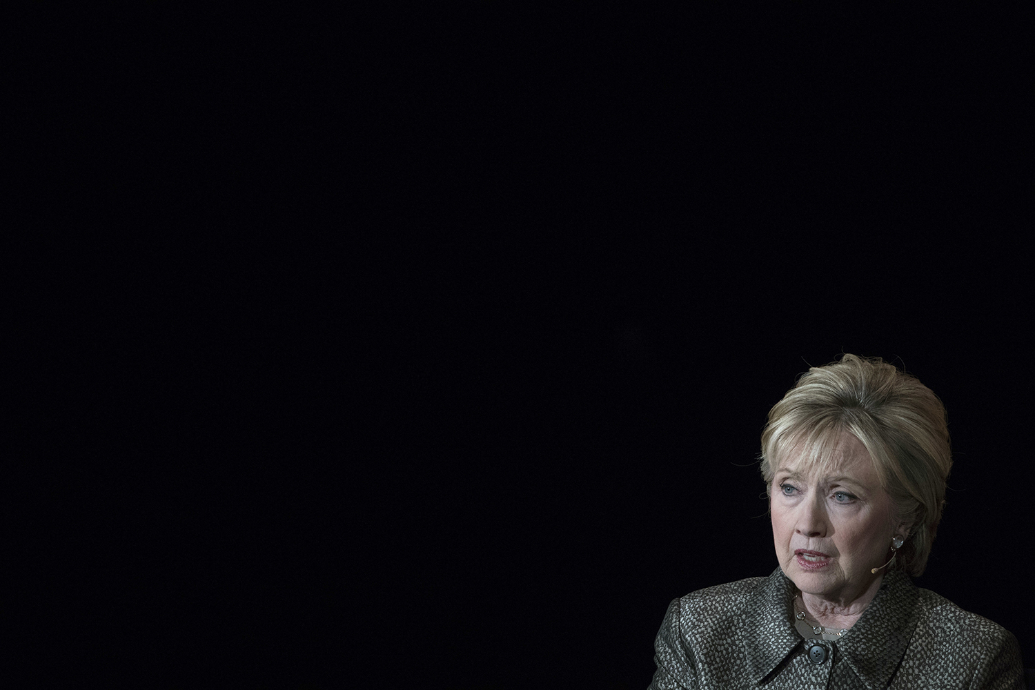 Hillary Clinton: ‘Take out’ Assad’s air fields