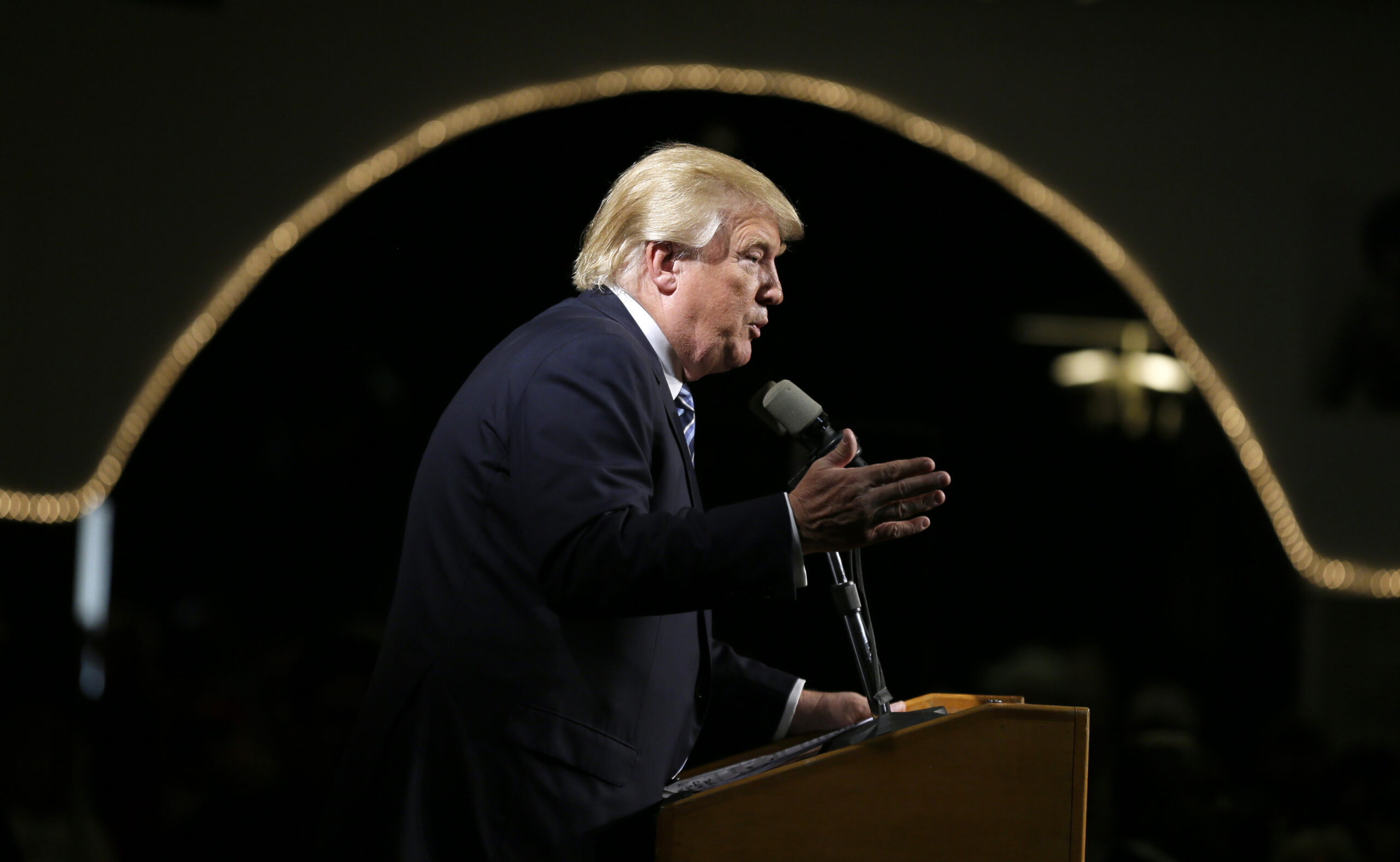 Report: Crimean mayor invites Donald Trump