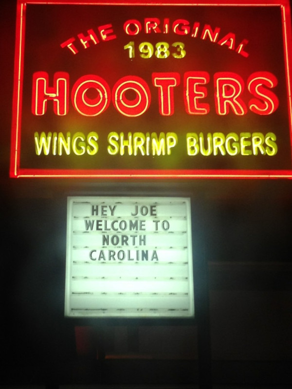 Hooters Welcomes Joe Biden to Tampa