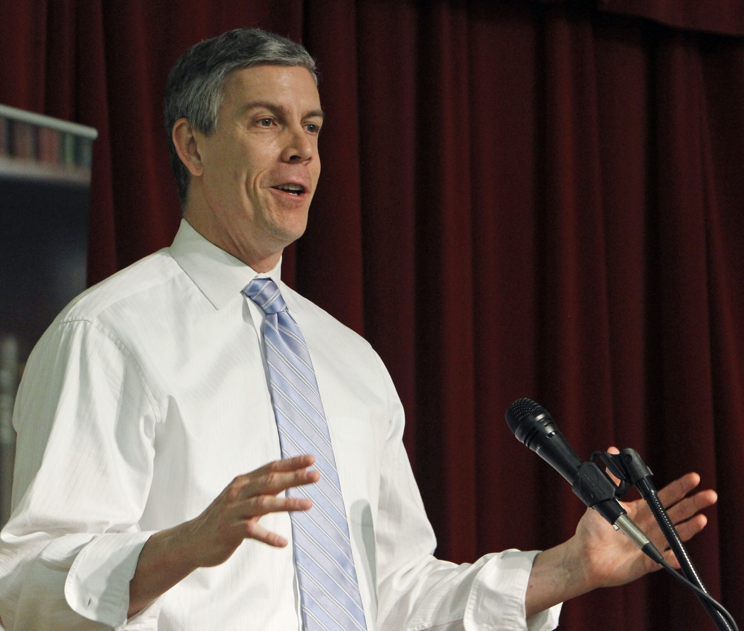 Education chief: Maybe start school later in day