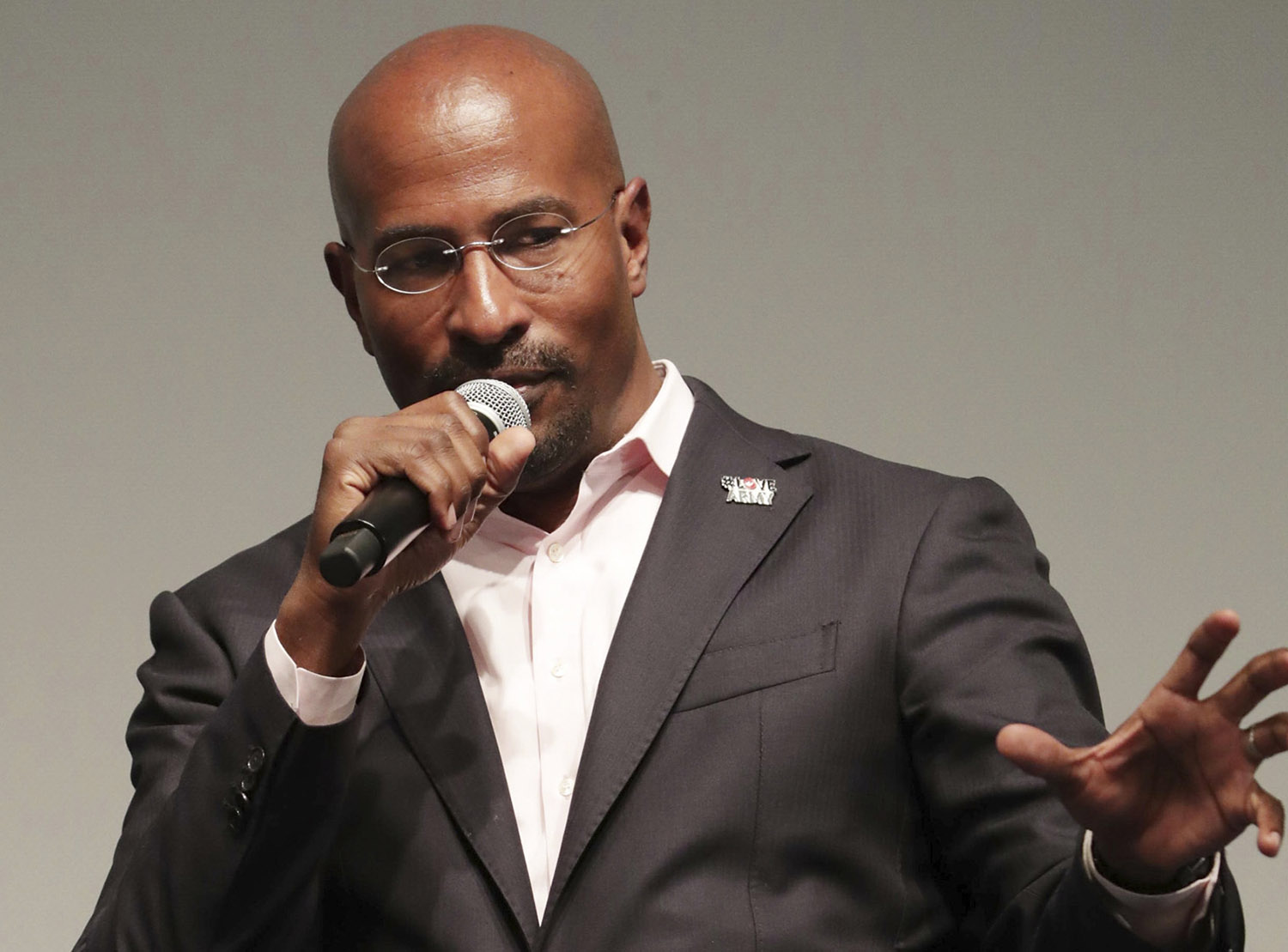 Van Jones: Trump became presidential during SEAL tribute