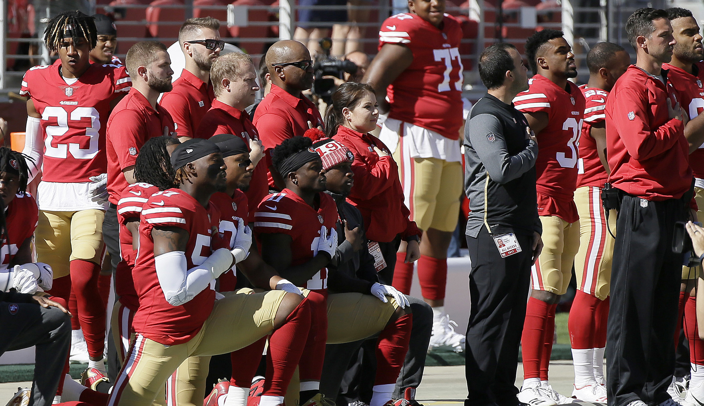 Trump: ‘No leadership in NFL’ after more players kneel