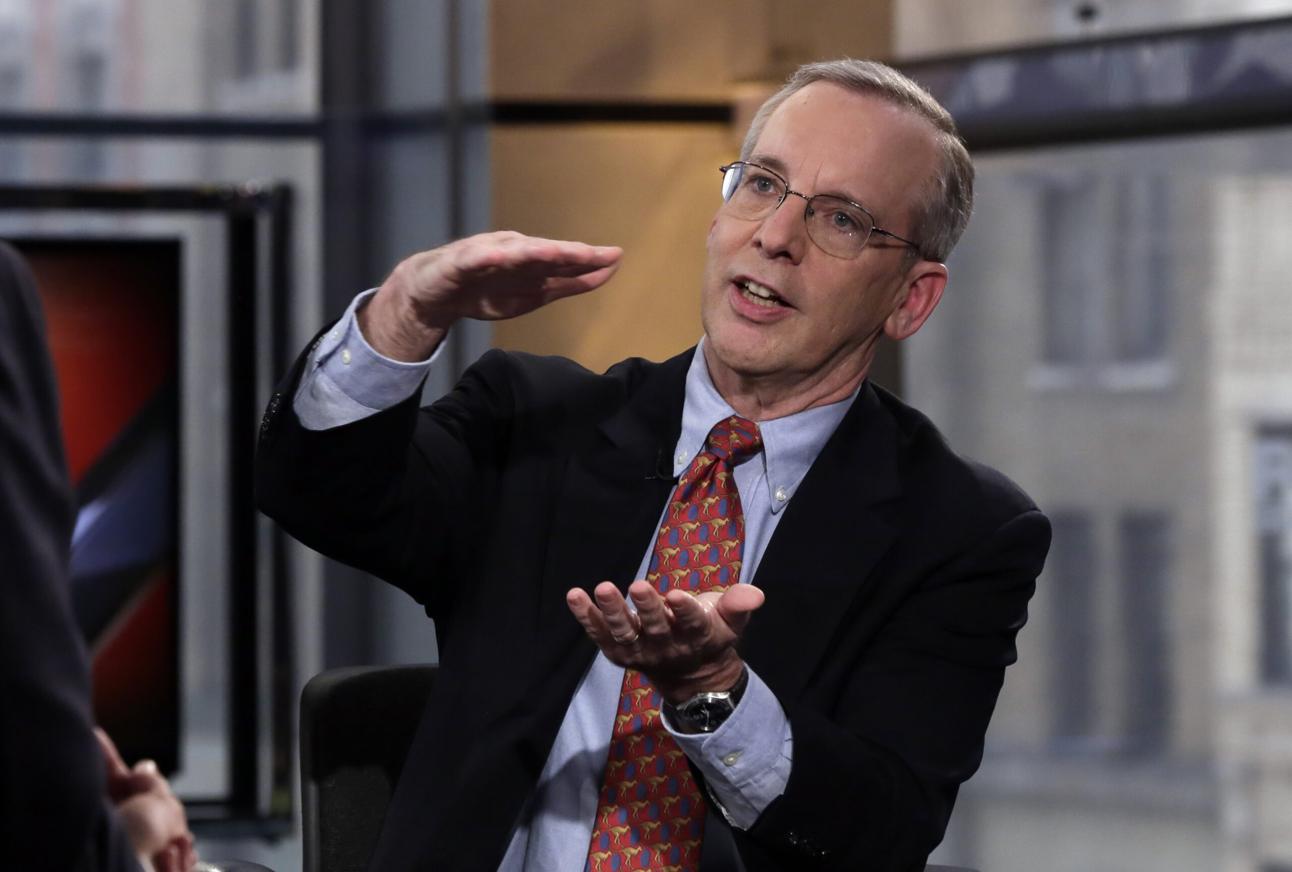 Top Fed official signals higher chances of Fed tightening money