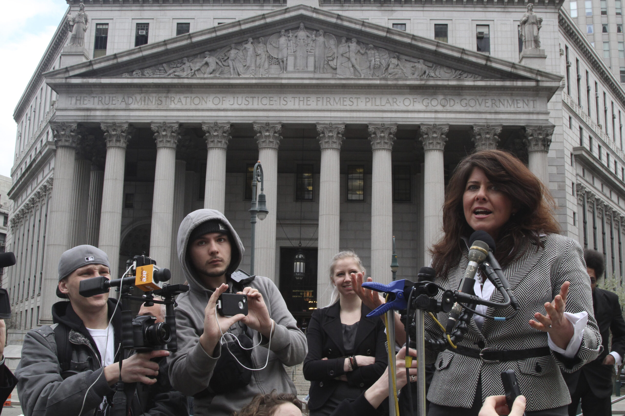 Naomi Wolf asks if the Islamic State beheading videos are staged?