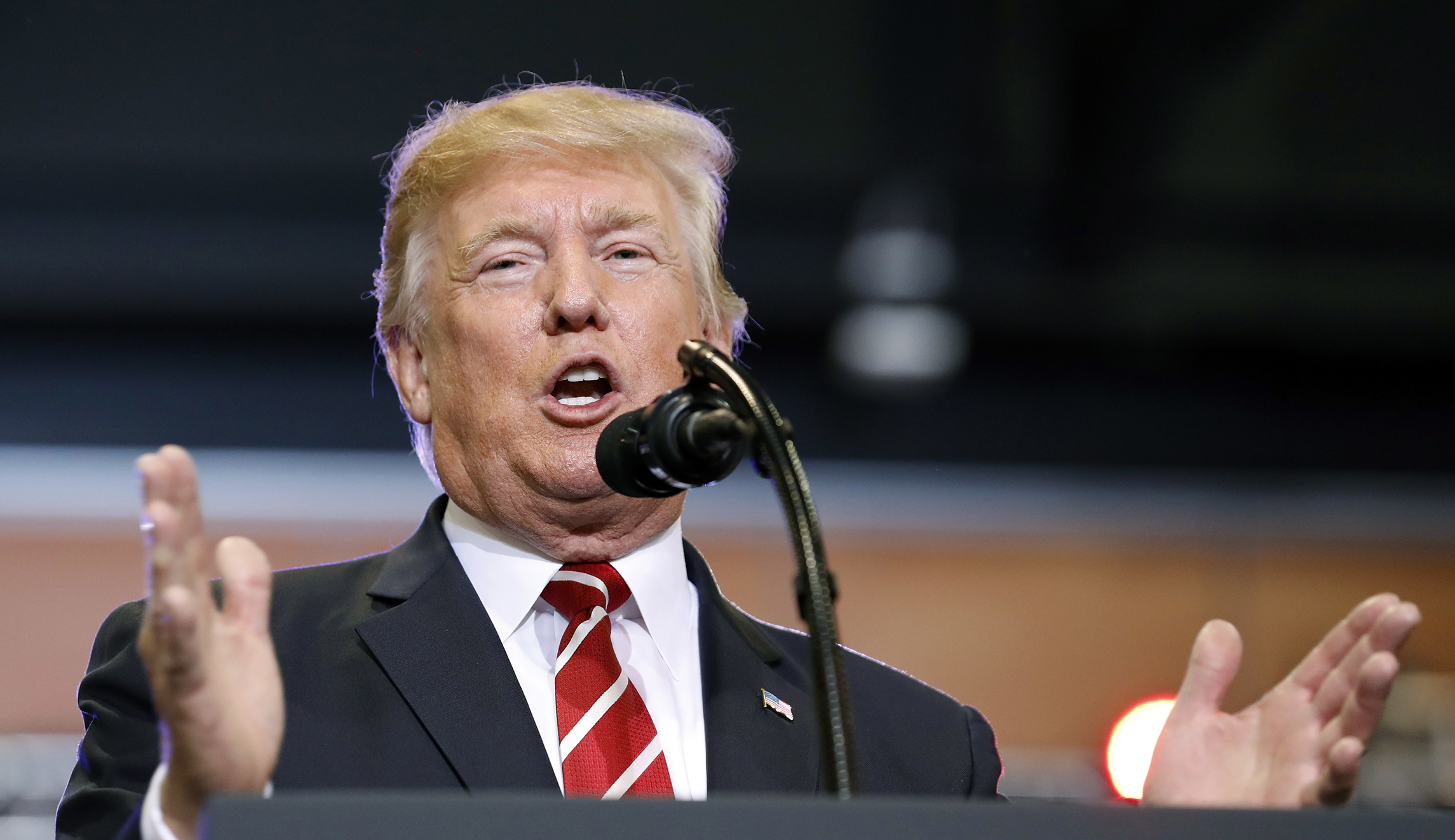 California State Assembly approves bill requiring presidential candidates to disclose tax returns