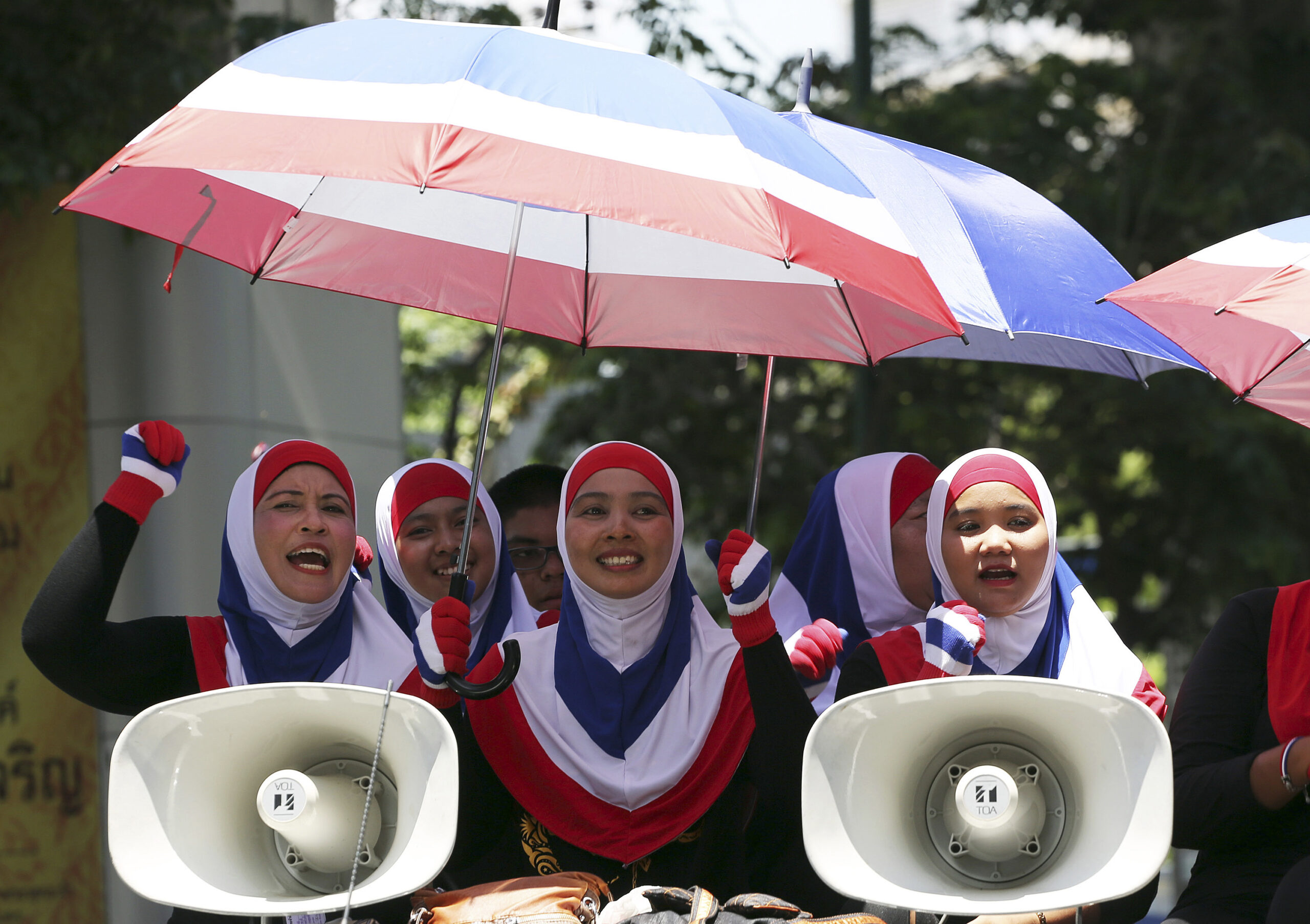 New leader, same impasse for troubled Thailand