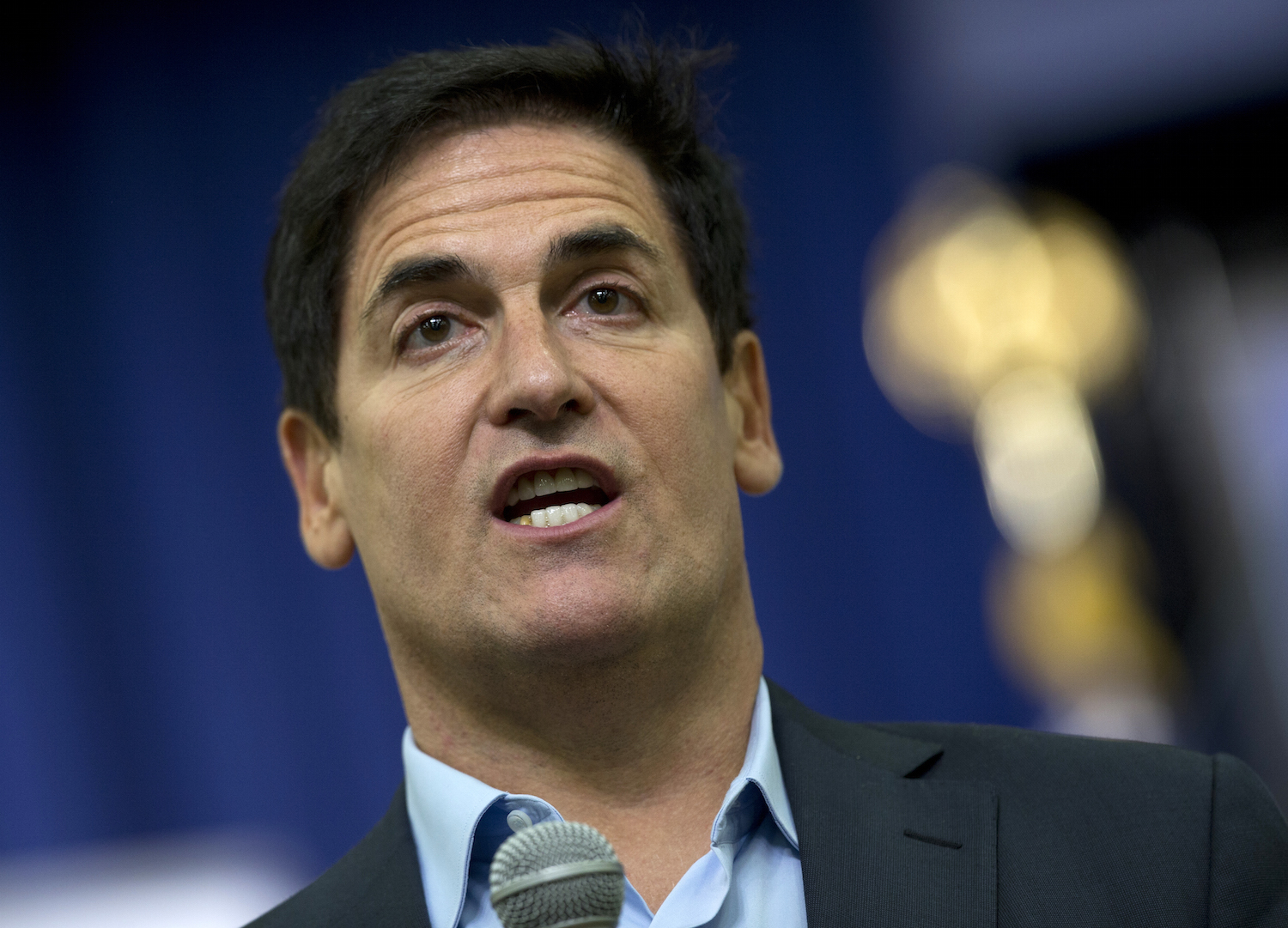 Mark Cuban picks Clinton over Trump