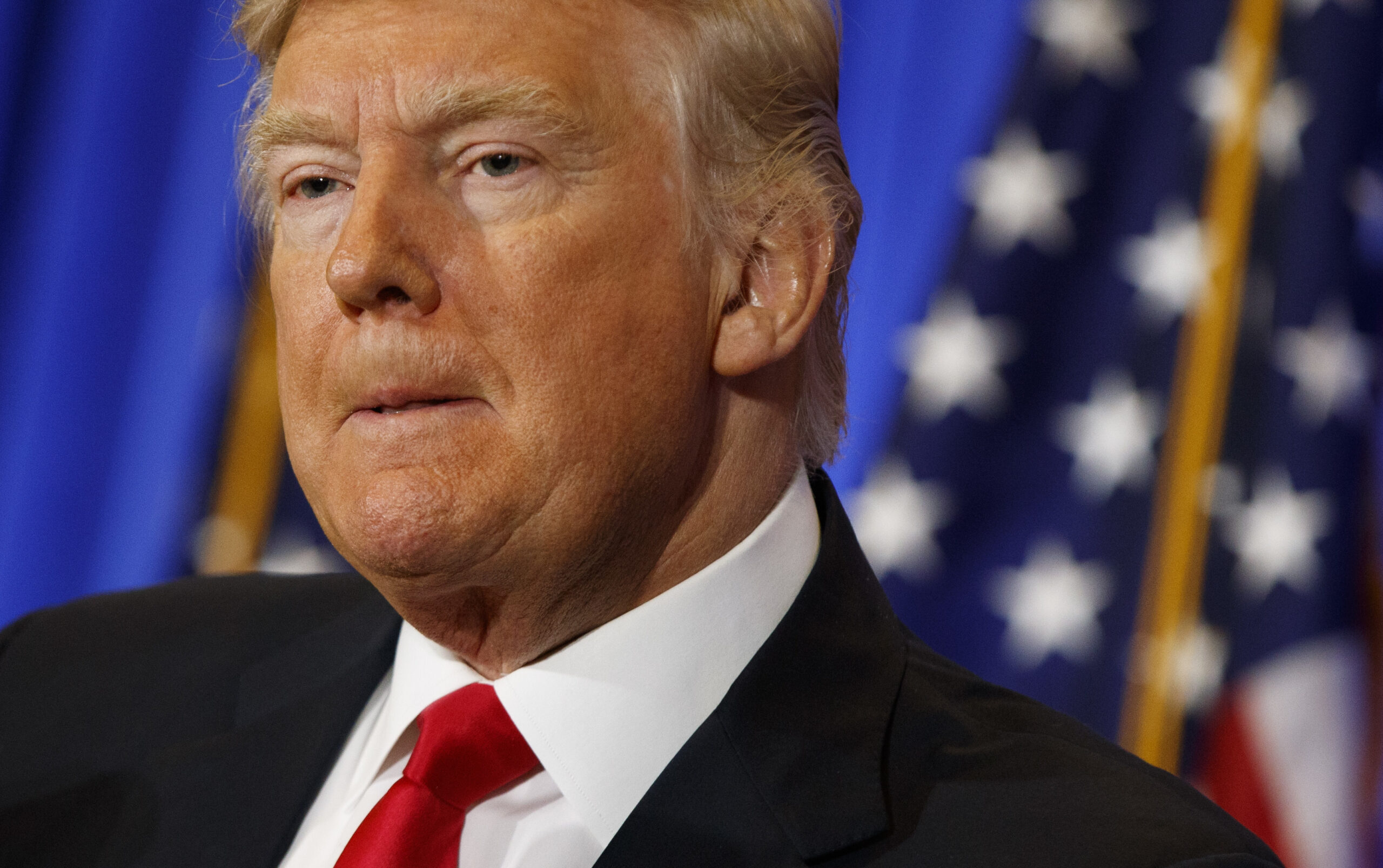 Trump (weakly) rebukes to Russia for hacking