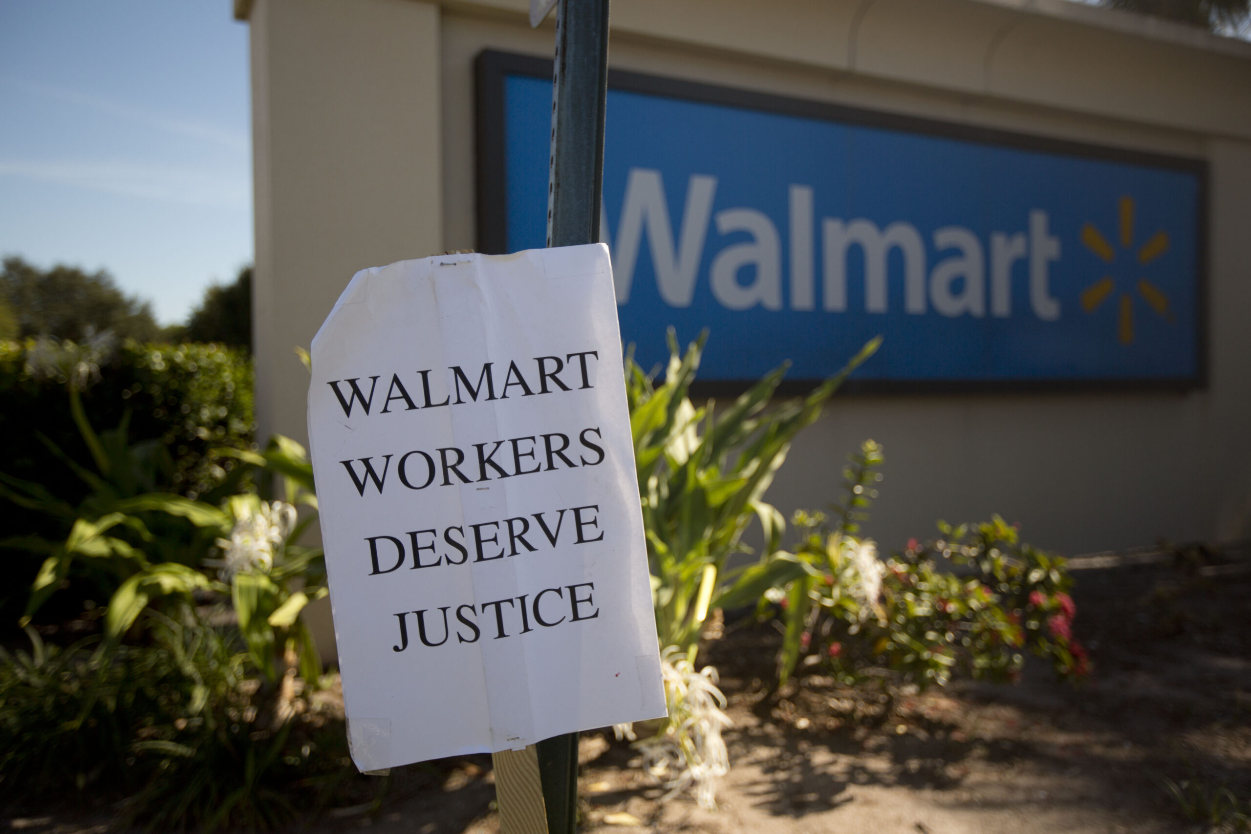 Walmart violated workers’ union rights, judge says