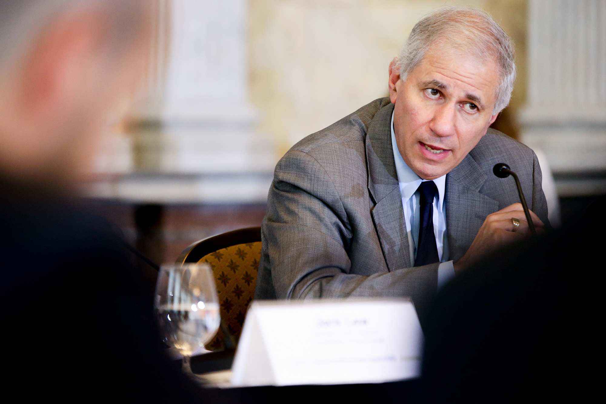 FDIC chief: Megabank failure would not mean crisis