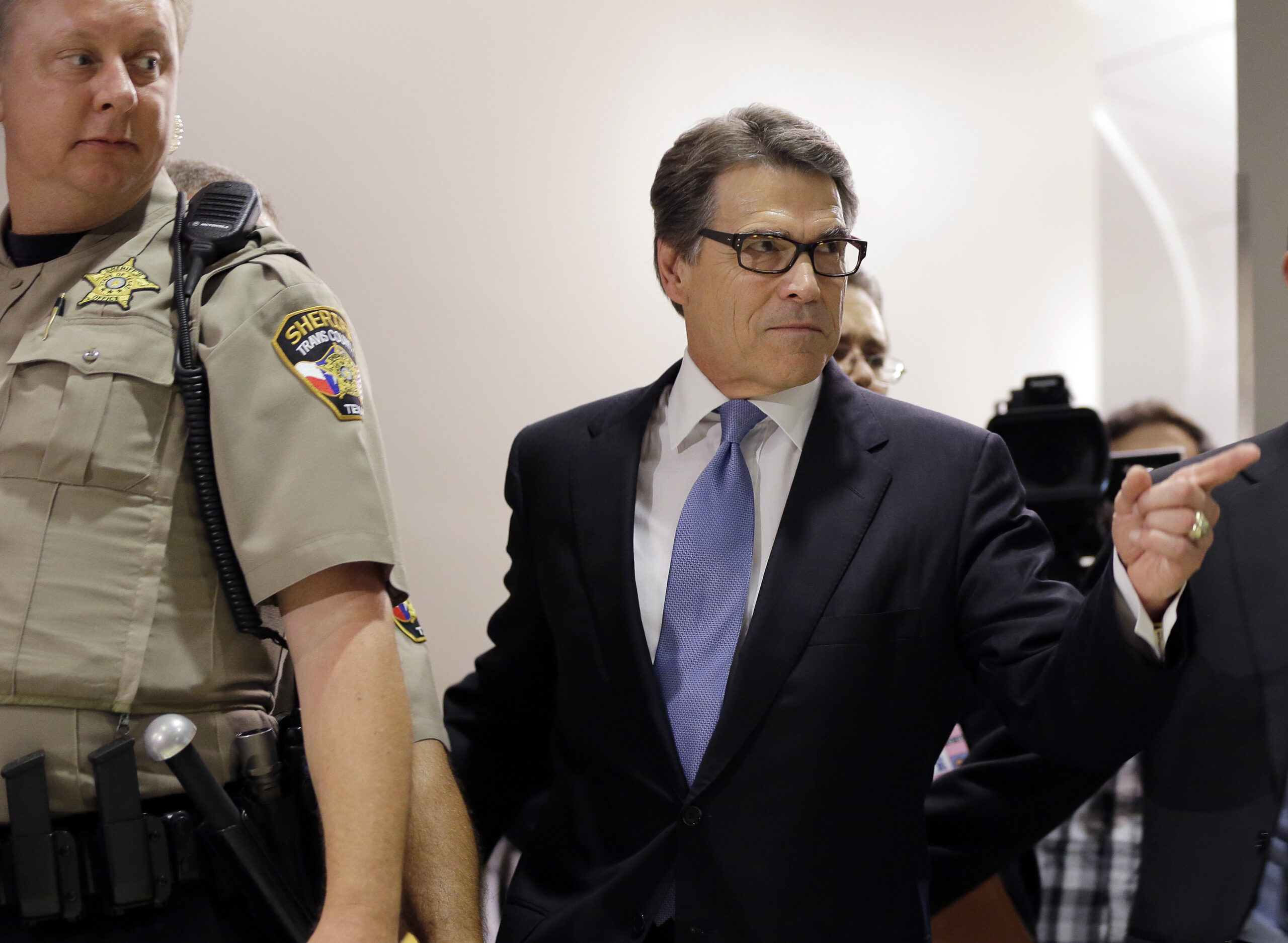 VIDEO: Rick Perry’s security will knock you ‘dead down’